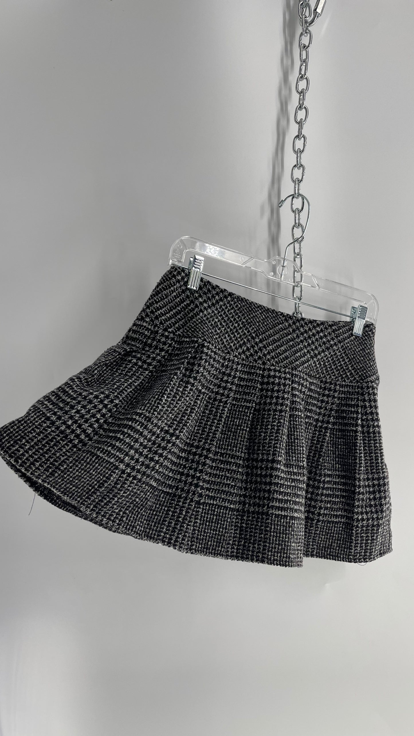 CHOU YATOU Tweed Black and White Knit Pleated Mini Skirt (XS)