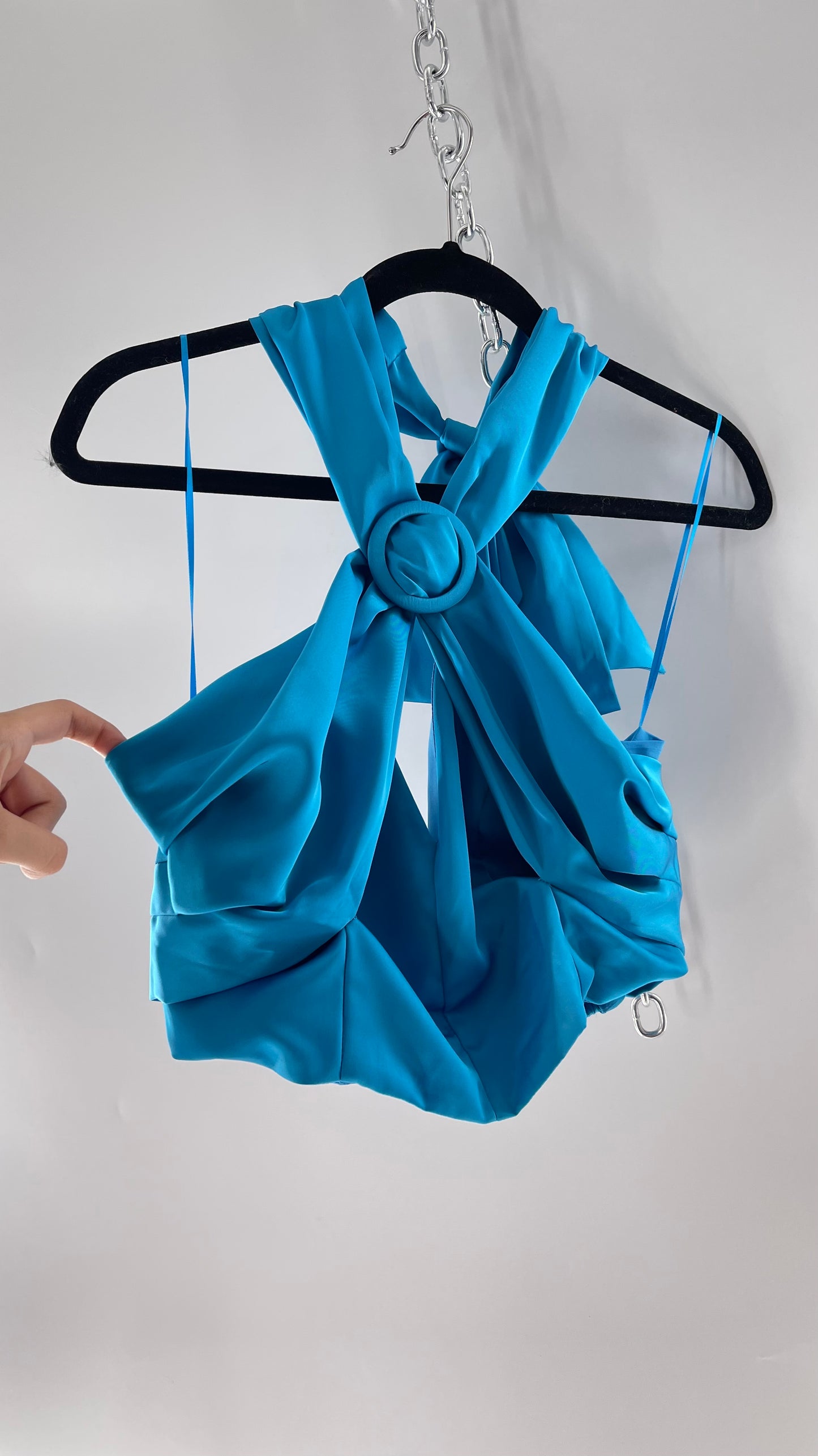 Do + Be Blue Halter Pleated Cropped Blouse with Adjustable Ring Detail (Large)