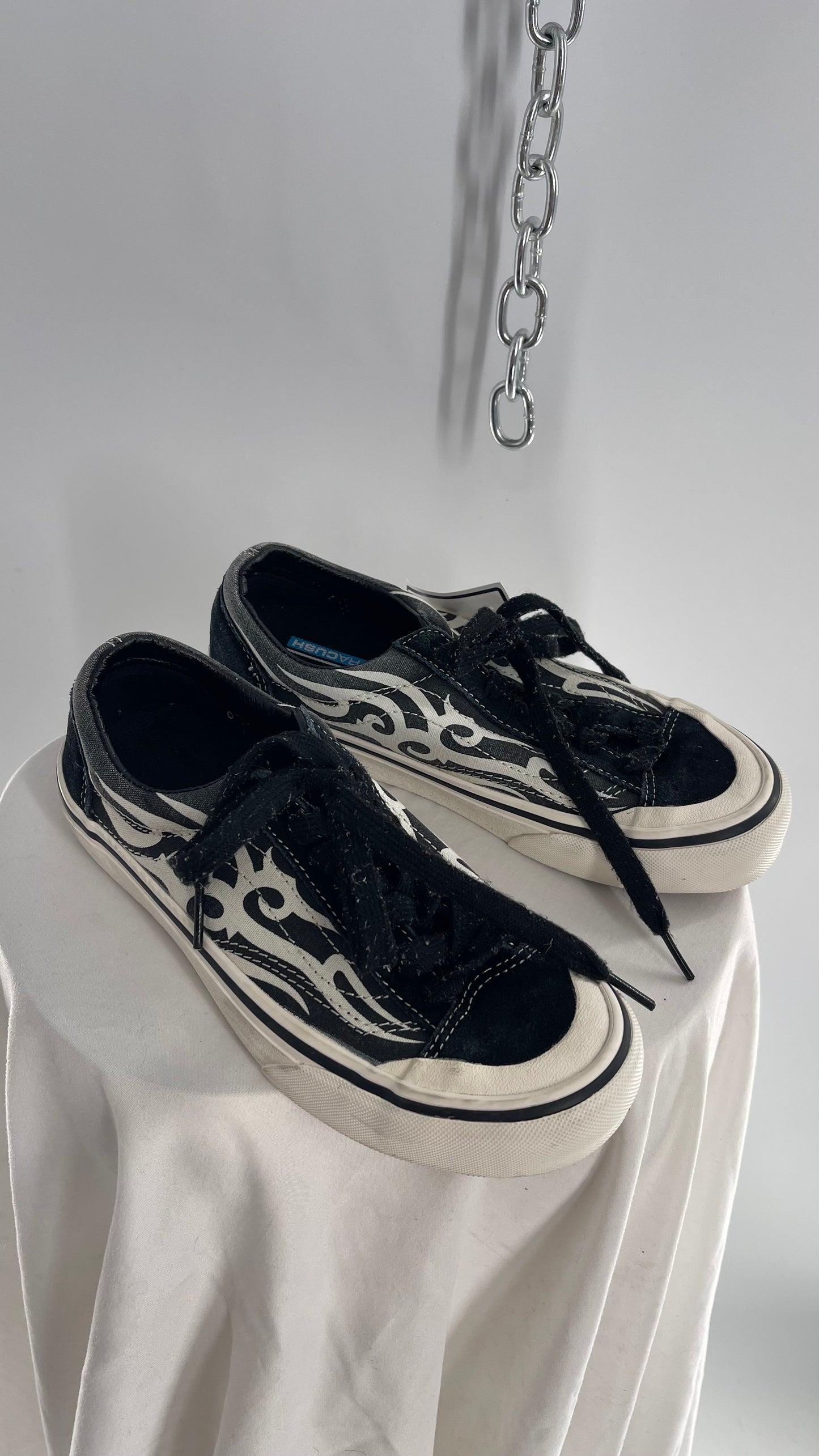 Vintage Distressed 36SF TRIBAL Flame Motif Black/White Original Vans (L6.5)