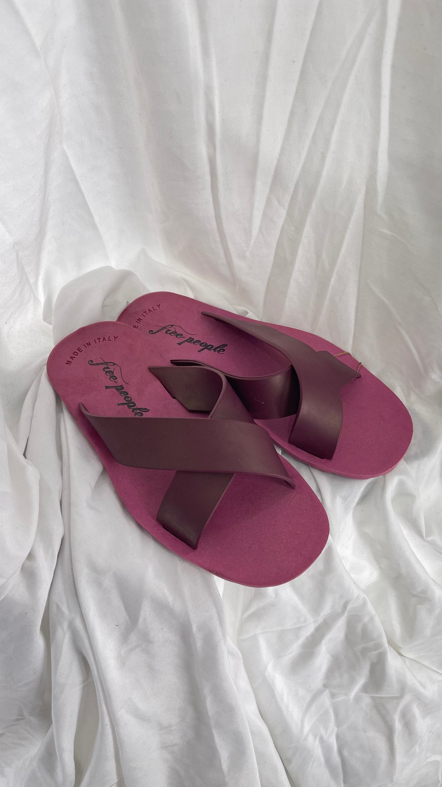 Free People Plum Rubber Slide on Flip Flops (39/40)