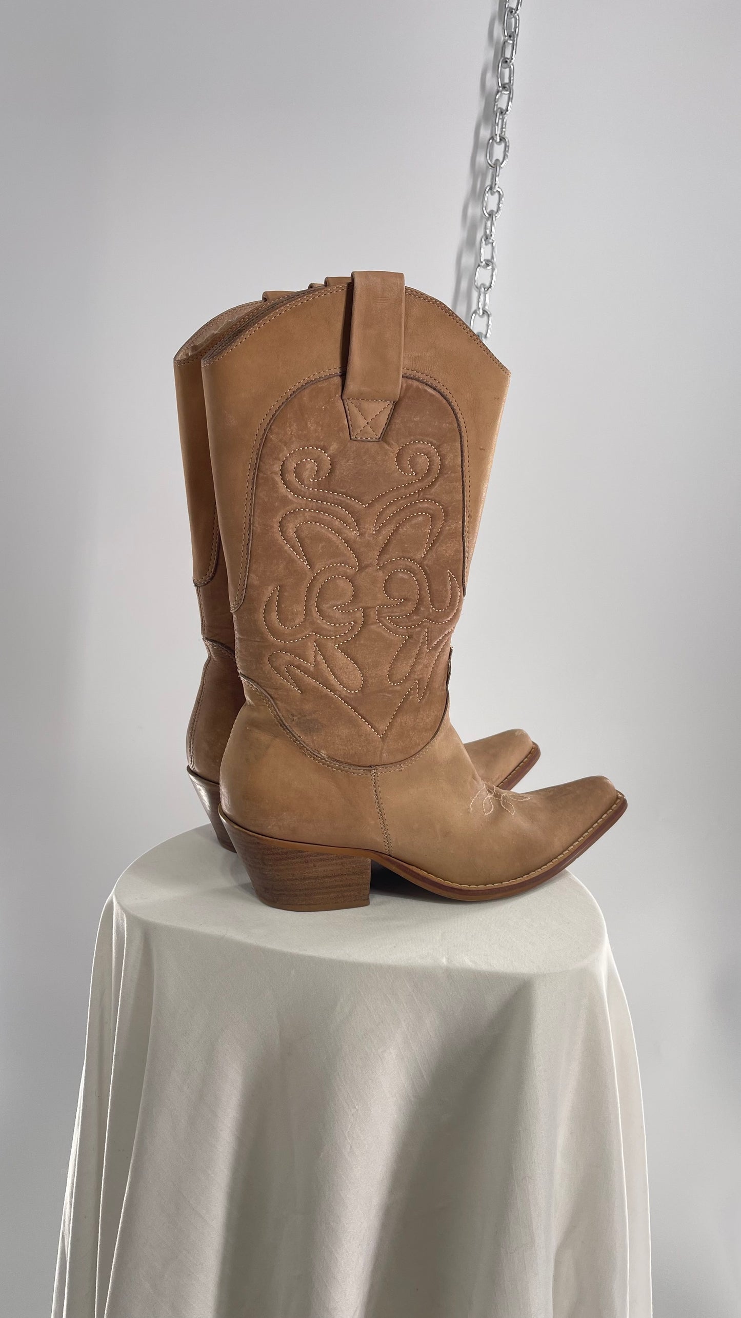 Vintage Xenny Penny Light Tan Embossed Cowboy Boots (9M)