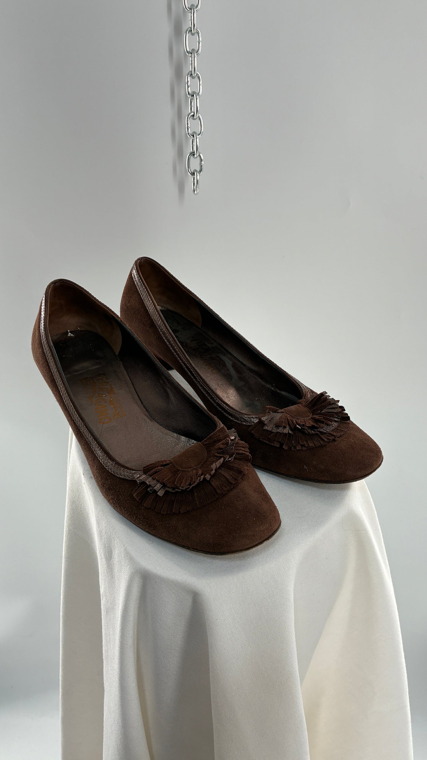 Vintage SALVATORE FERRAGAMO Brown Suede Leather Kitten Heel (10.5)