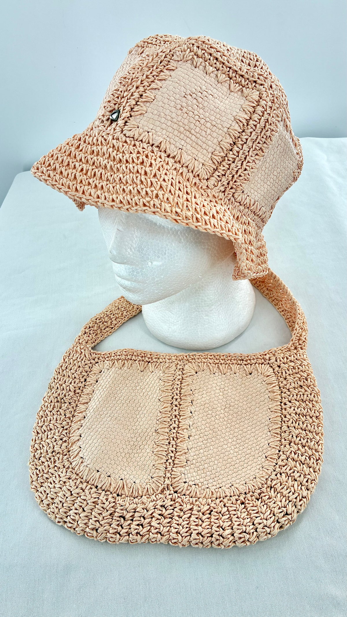 Vintage LIZ CLAIBORNE Natural Woven Shoulder Bag With Textured Border and Matching Sun Hat