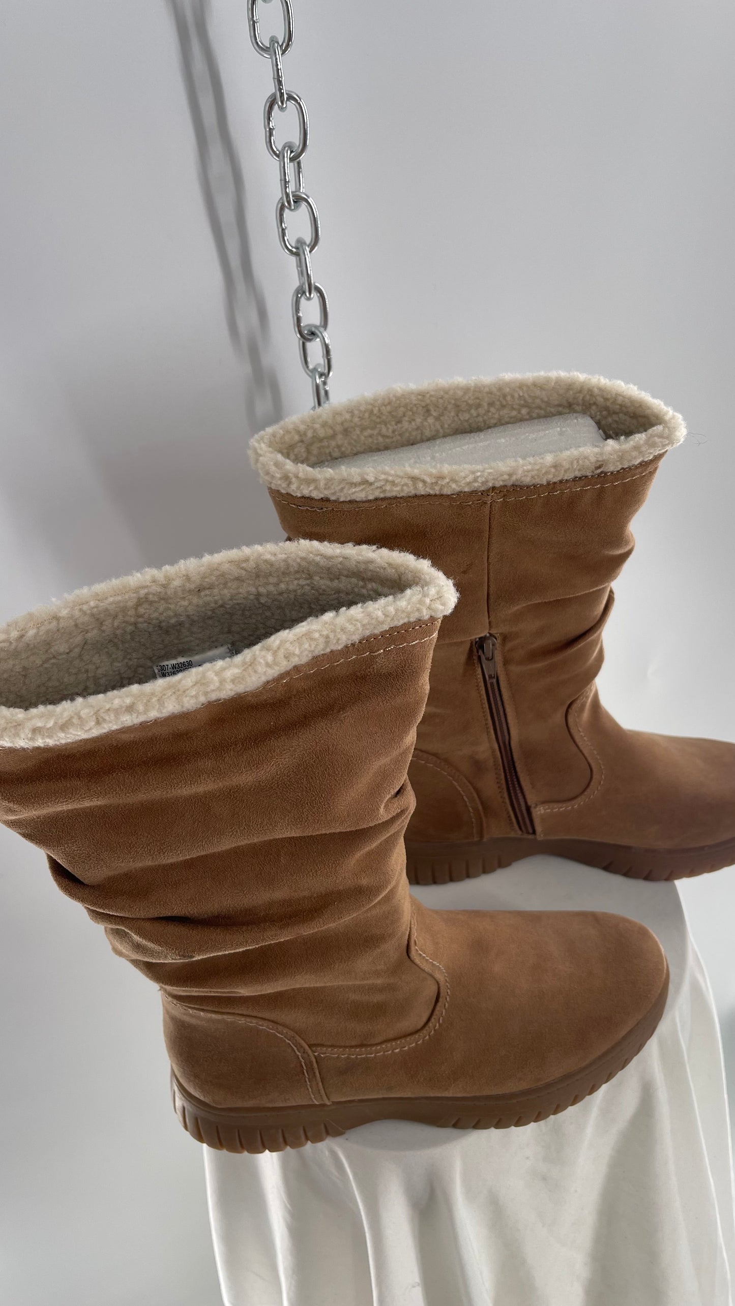 White Mountain Stacked/Ruched Brown Suede Leather Boots with Sherpa Lining and Tags Attached (8.5)