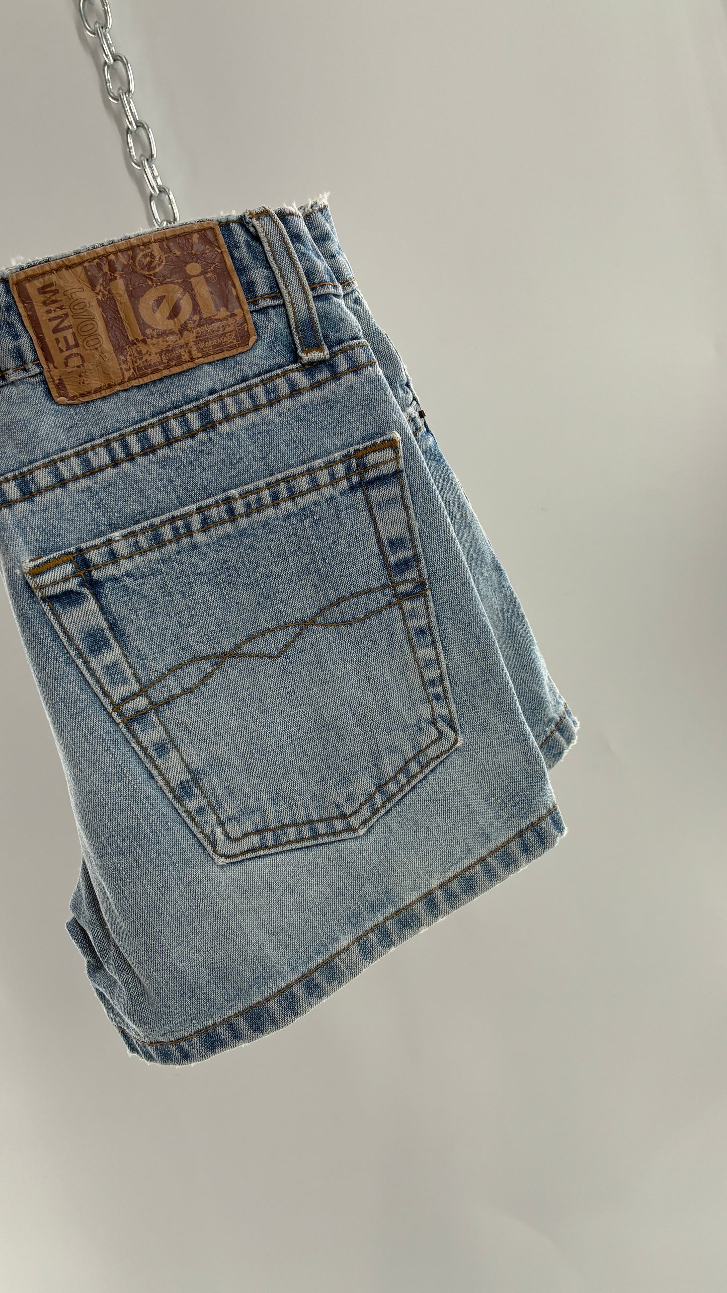 Vintage LEI Denim Shorts Light Wash Blue Jean Shorts with Old School Jacron (1)