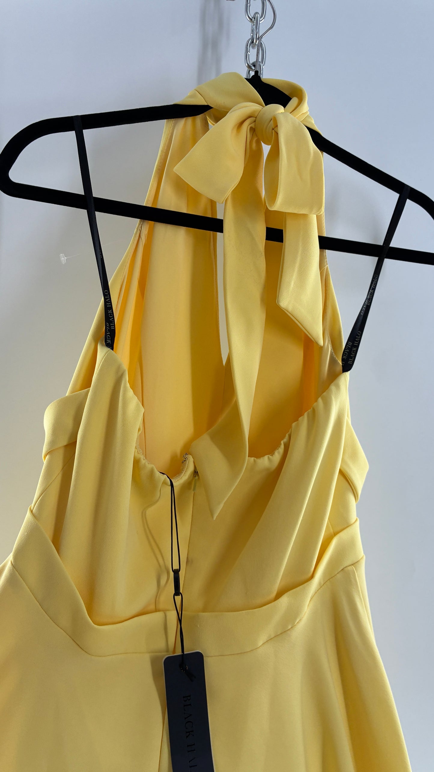 BLACK HALO Yellow High Neck Open Back 1950s Style Circle Skirt Dress with Tags Attached (8,10)