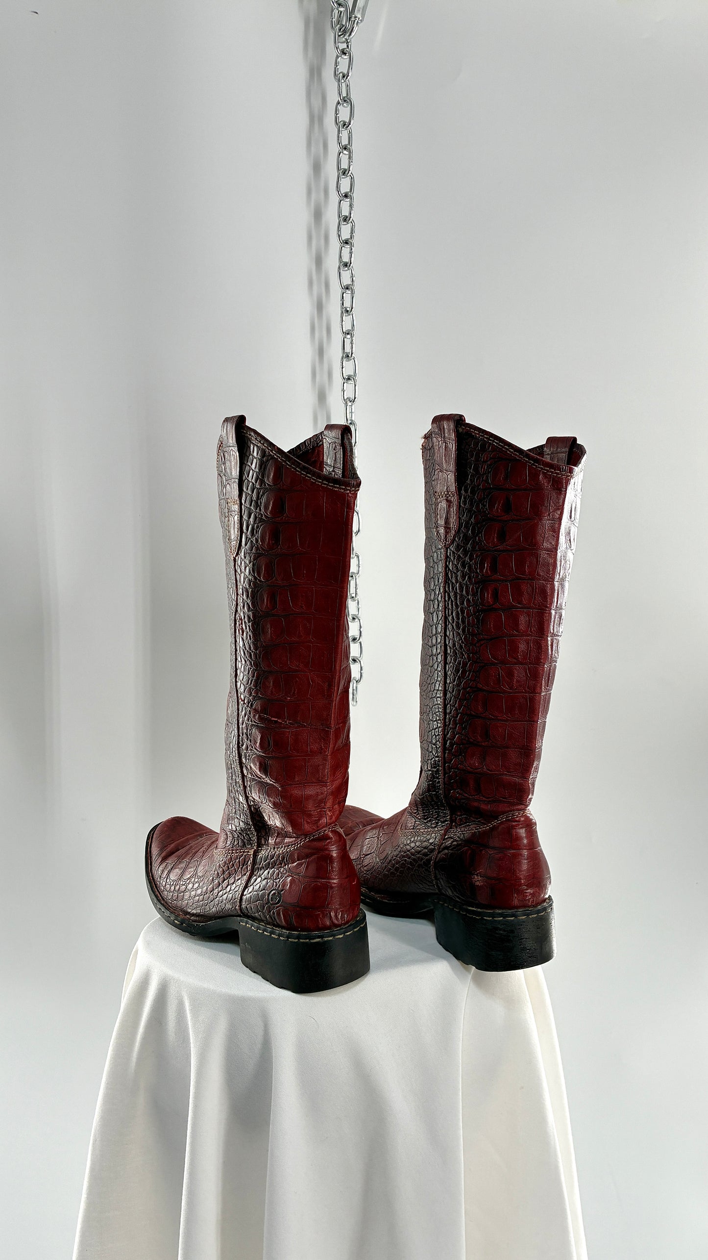 Vintage BORN Red Genuine Leather Crocodile Embossed Pointed Toe Boots (8.5)