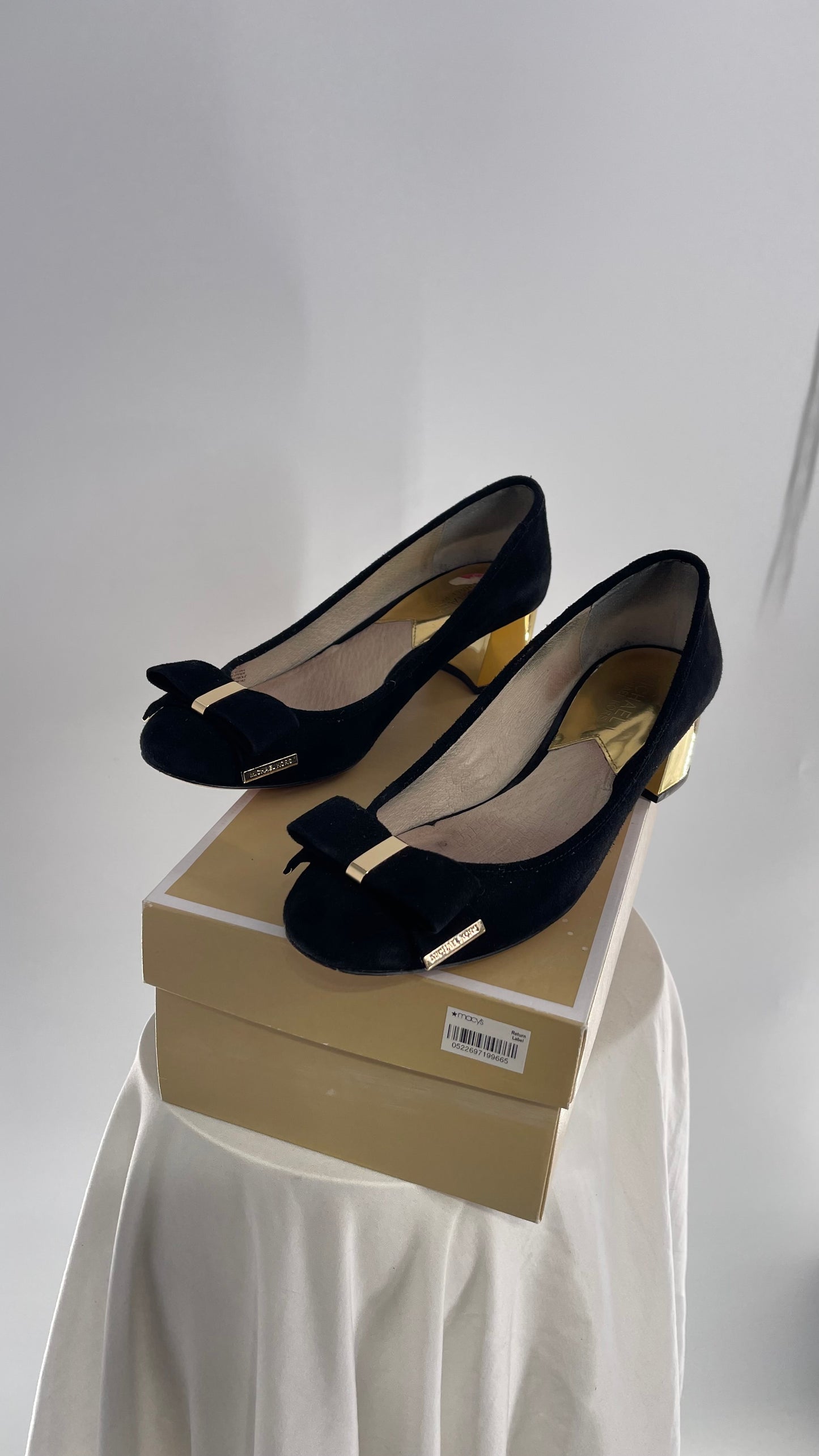 Vintage Michael Kors Black Suede Rounded Toe Kitten Heel with Bow Front (8.5)