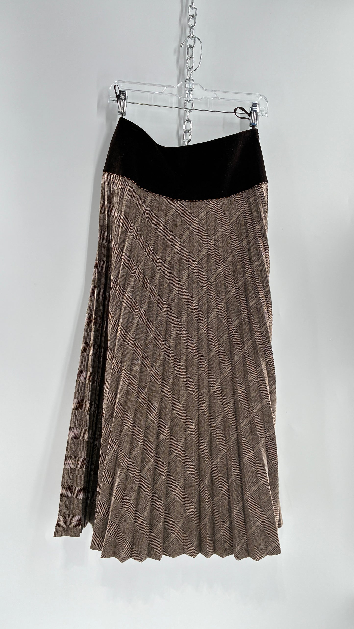 Vintage CAROLE LITTLE Plaid and Pleated Skirt with Wide Velvet Brown Waist Band (6)