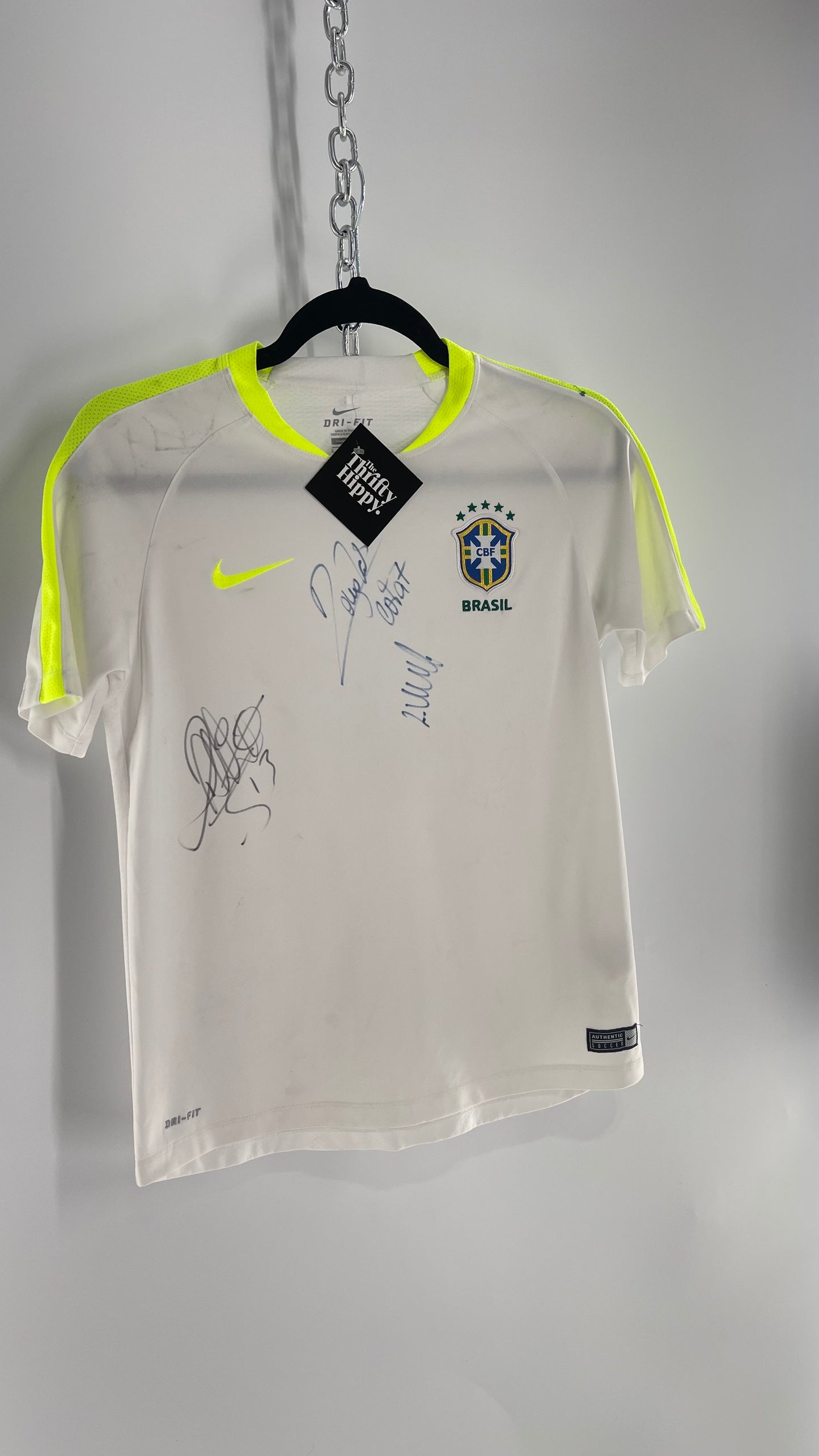 Vintage Nike Brasil CBF Jersey with Chelsea Player DIEGO COSTA, WILLIAN, and OSCAR Signatures (Large)