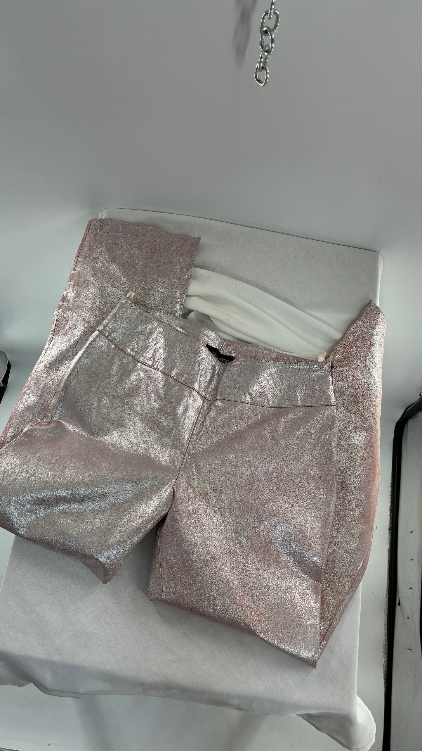 Vintage Deadstock METROSTYLE Pink Metallic Leather Low Rise Bottoms (12)