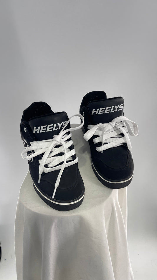 Vintage Heely’s Black and White Sneaker (Y5)