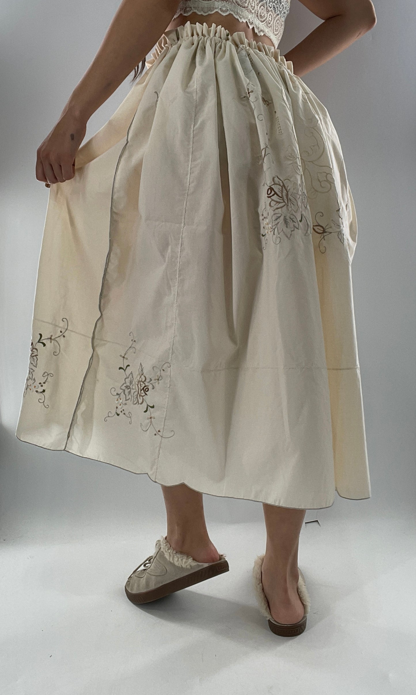 Custom Handmade Vintage Embroidered Off White Soirée Skirt (One Size)