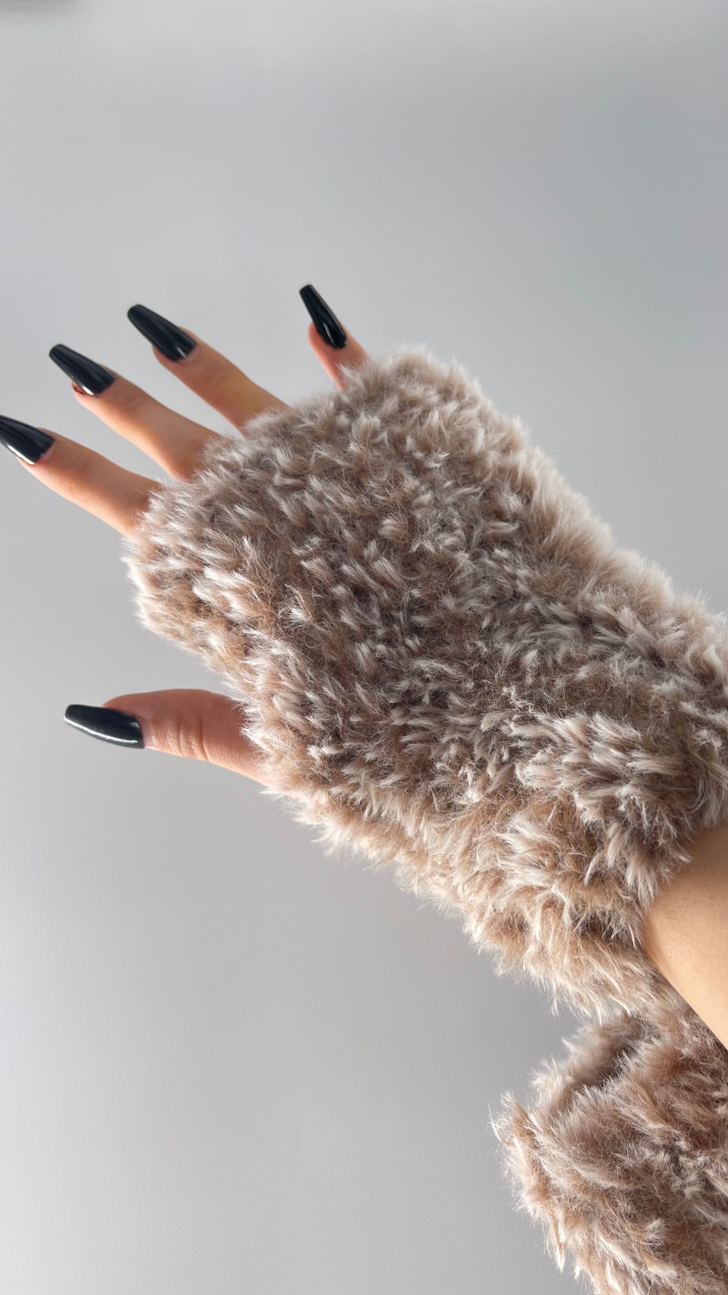 Urban Outfitters Tan White Faux Fur Fuzzy Hand Warmers Fingerless Gloves