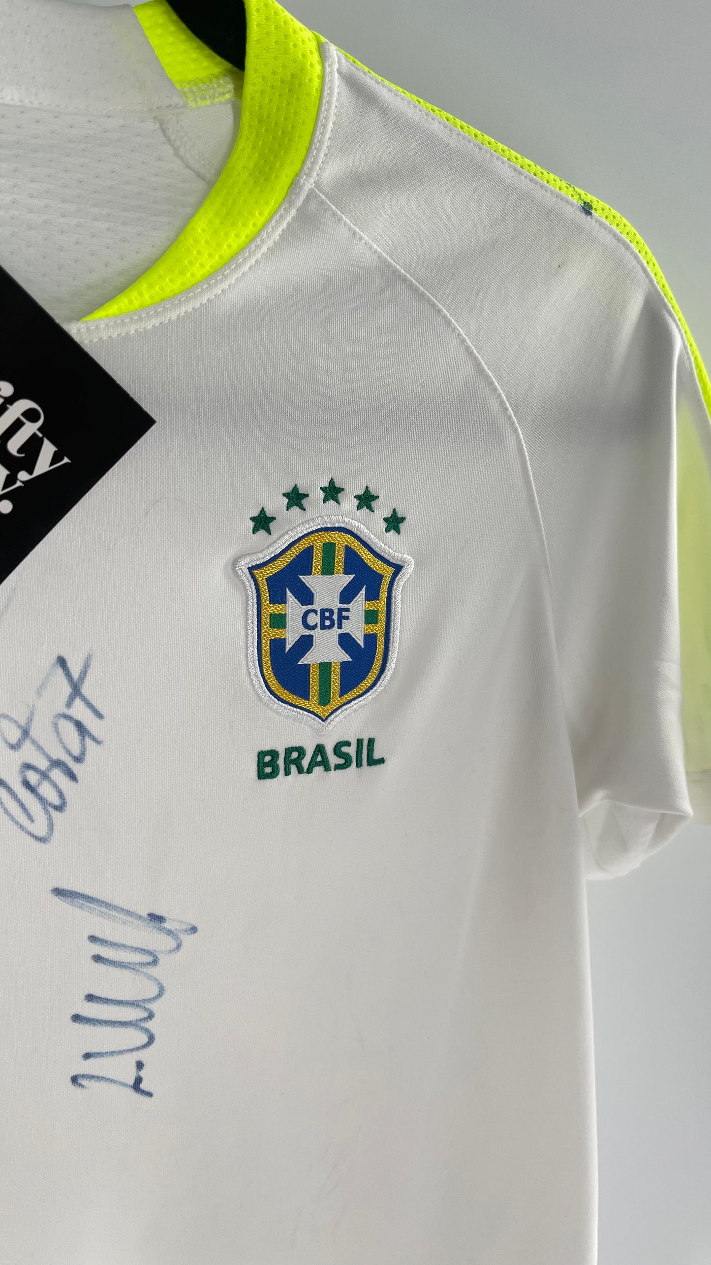 Vintage Nike Brasil CBF Jersey with Chelsea Player DIEGO COSTA, WILLIAN, and OSCAR Signatures (Large)