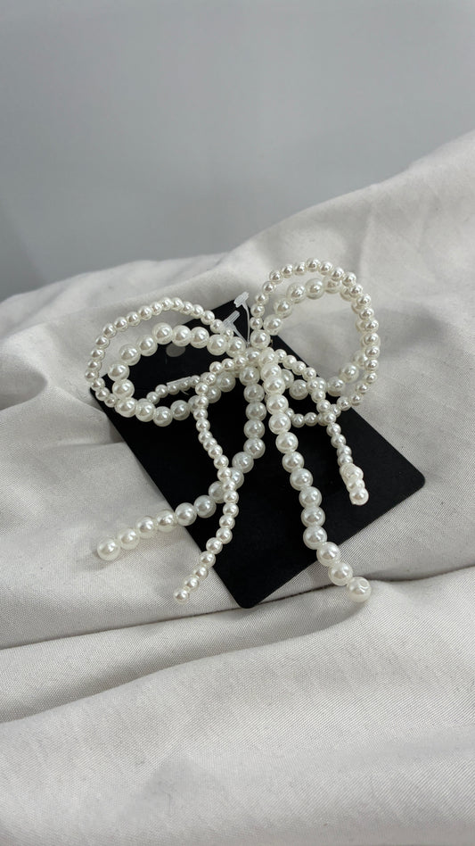 Pearl Sneaker Charm