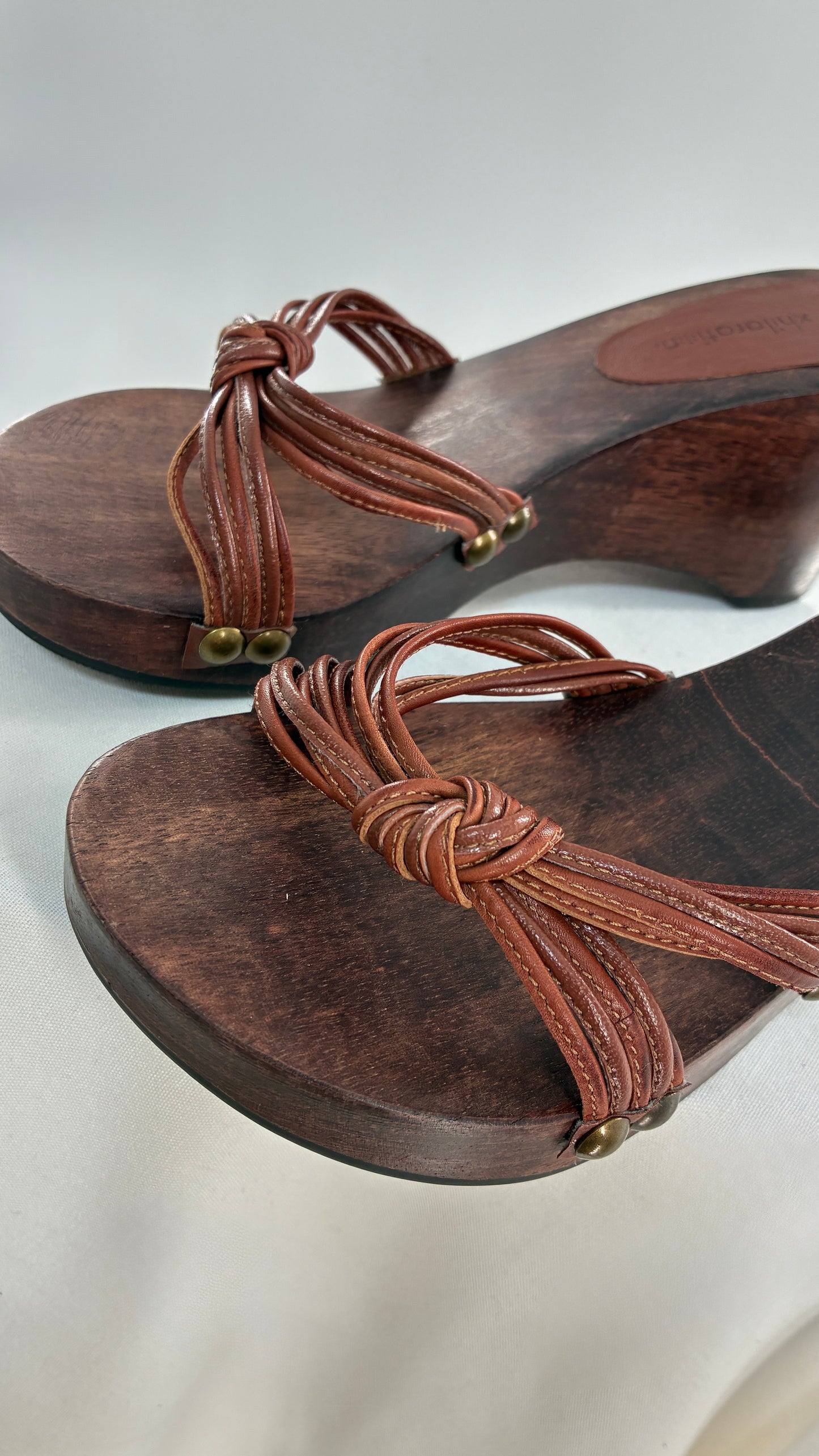 Vintage Wooden Heel with Brown Thong Strappy Detail (9)