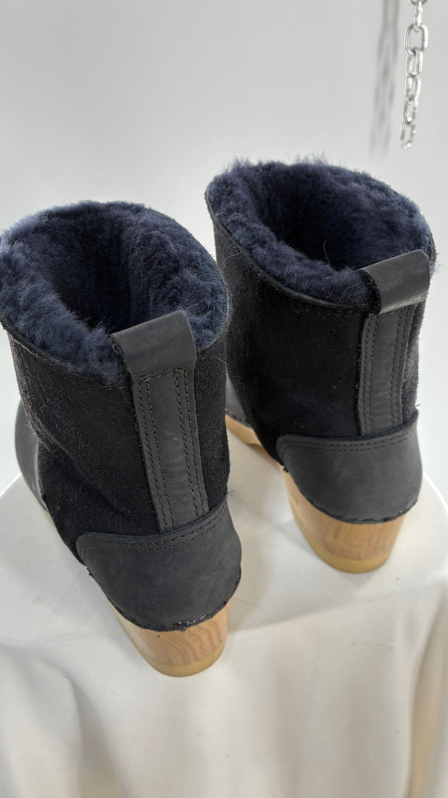 Vintage SVEN Black Leather Clog Boot with Sherpa Lining (40)