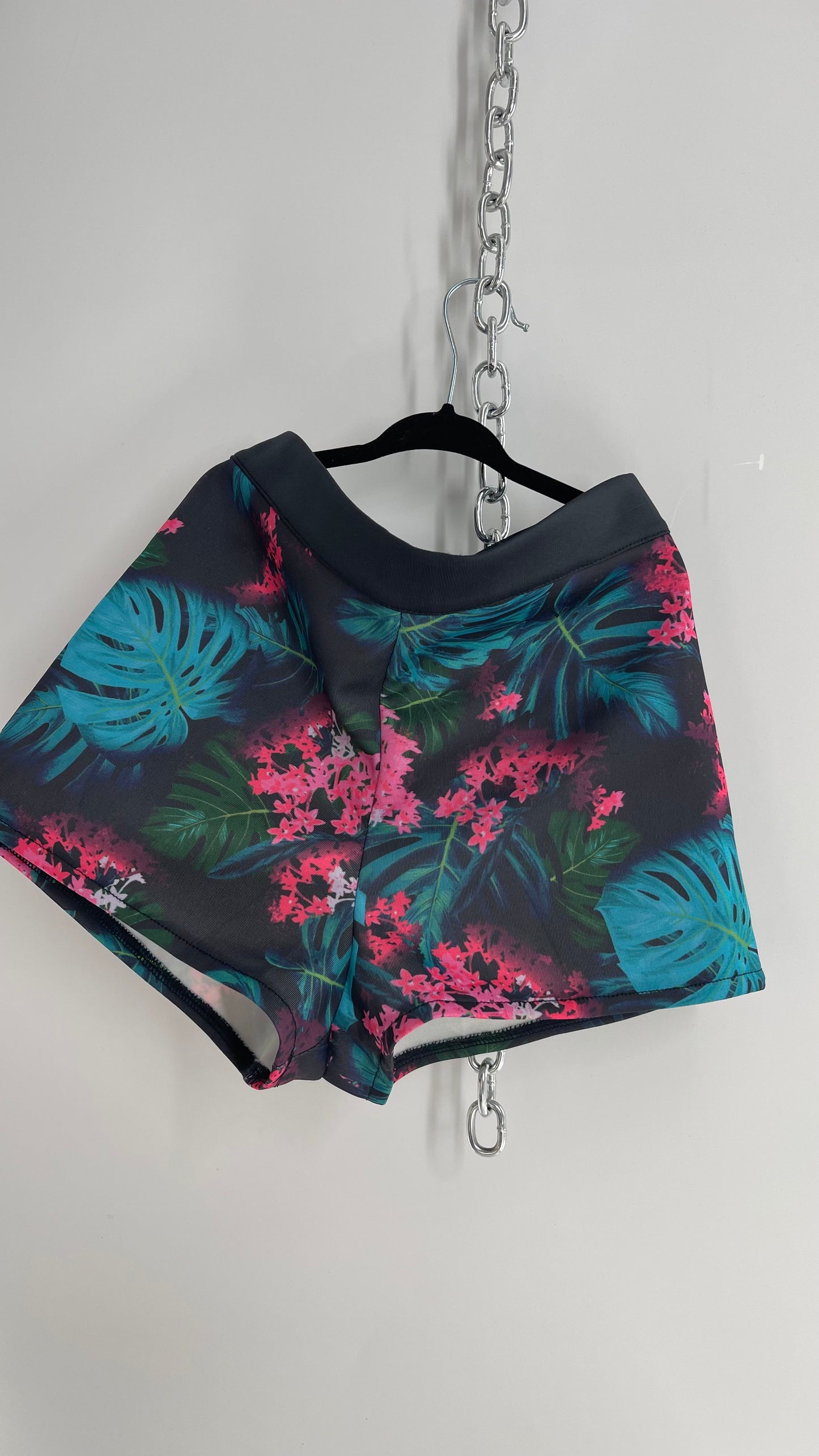 Modern Amusement Tropical Patterned Swim Shorts NWOT  (Small)