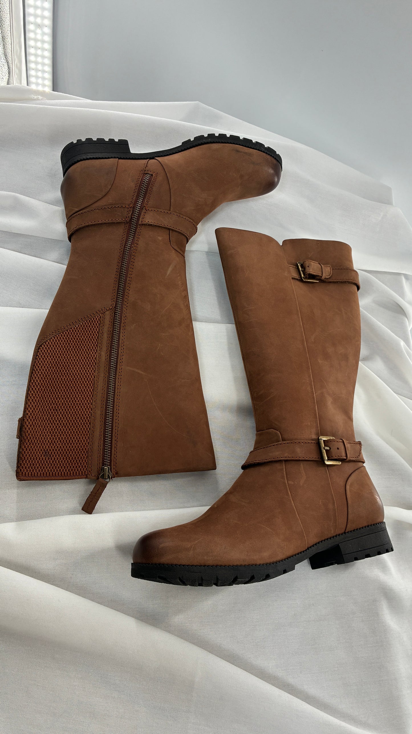 Deadstock Vintage HOTTER Belle Genuine Thick Leather Waxed Boots with Polished Toe Box and Heel (9)