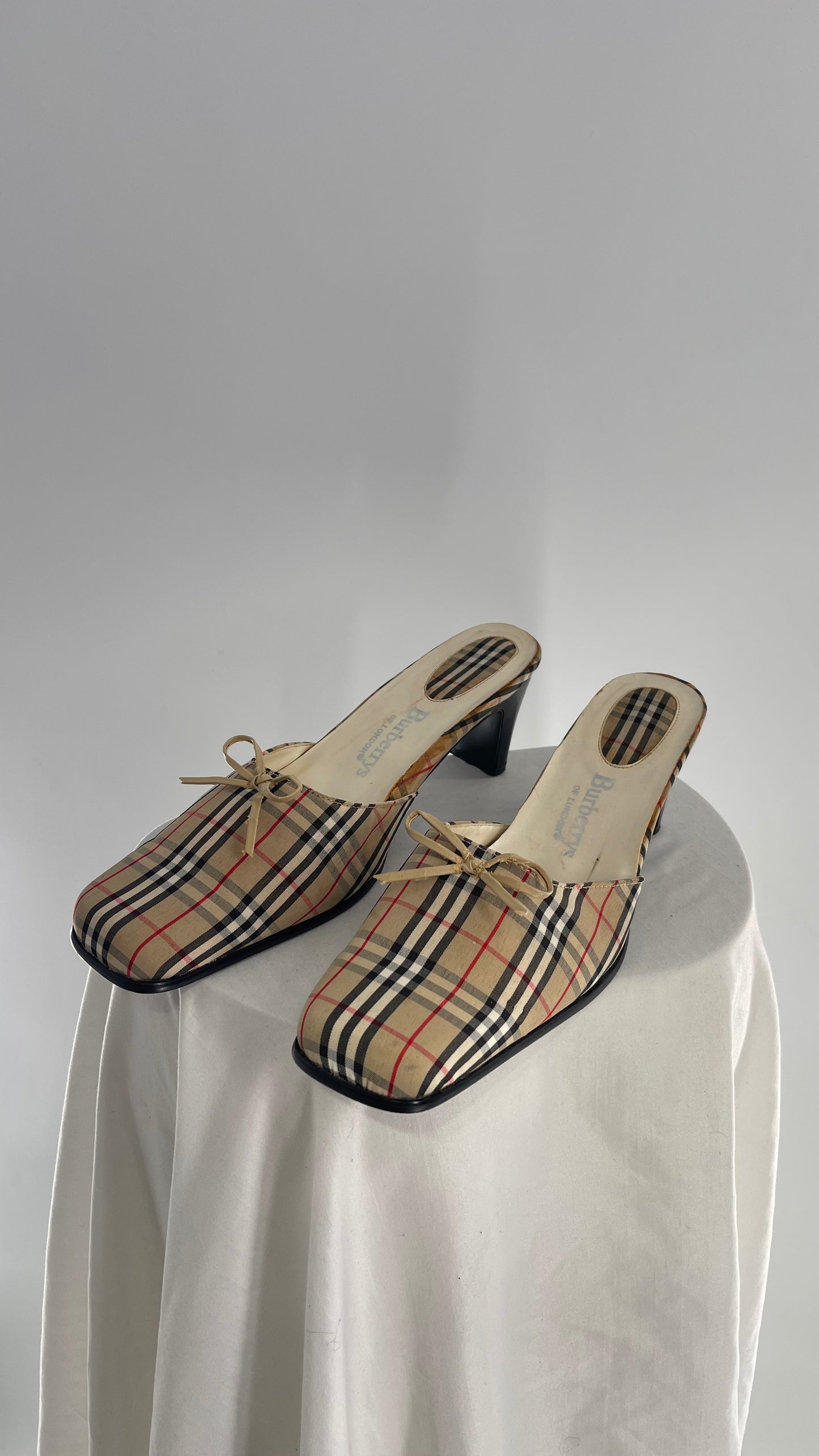 Vintage Rare Burberry Plaid Patterned Kitten Heel (10)