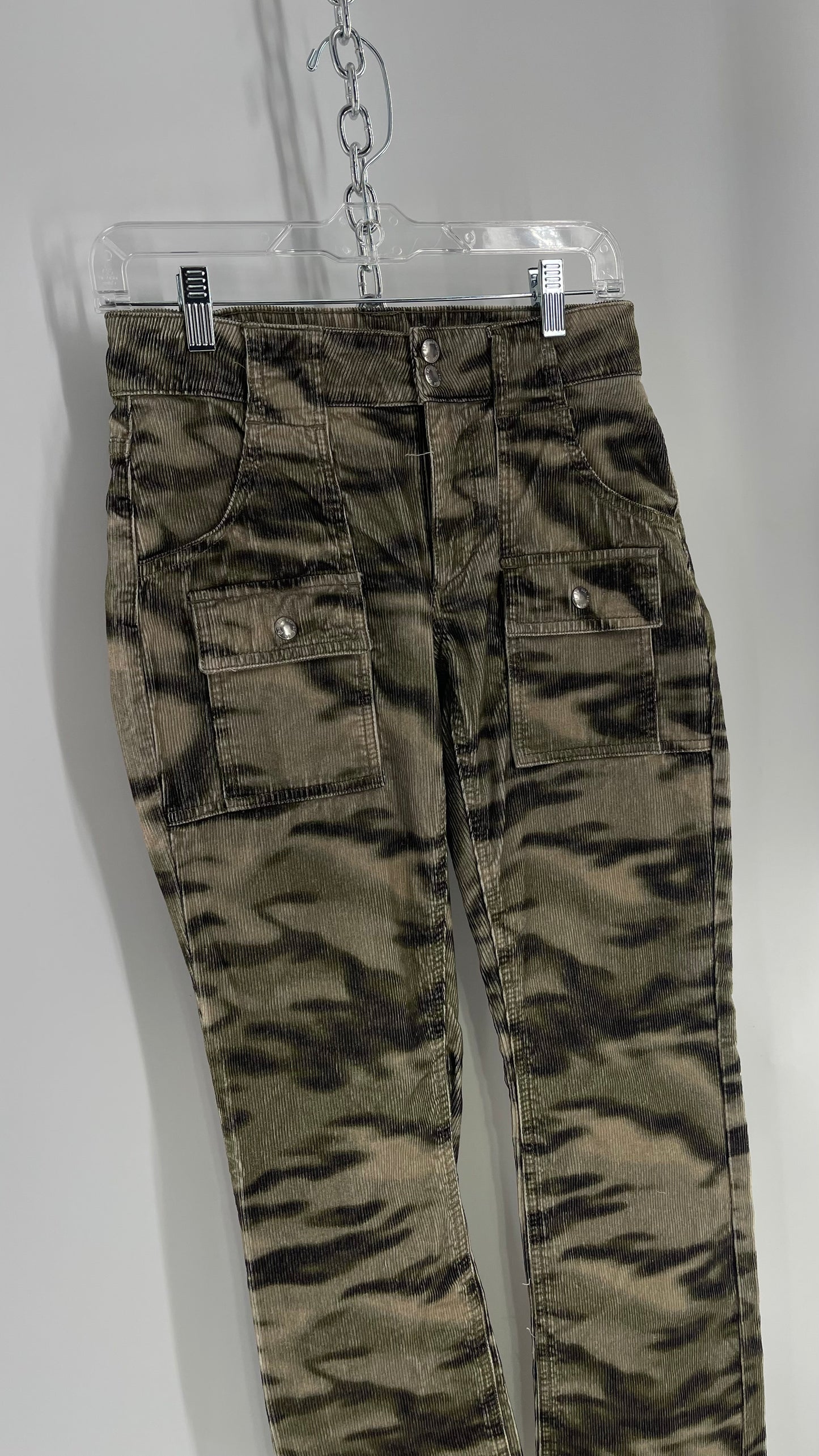 BDG Urban Outfitters Green 90s Army Print Cargos (0)