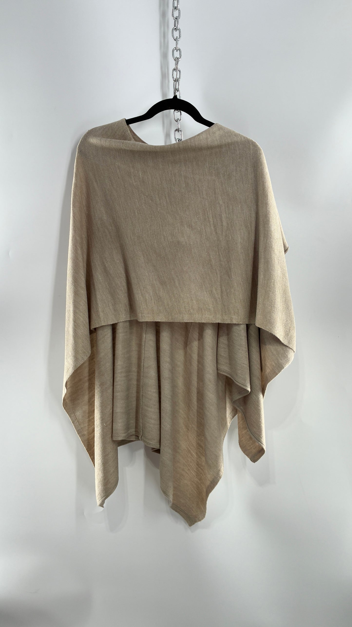 Simply NOELLE Beige Knit Cape with Tags Attached (One Size)