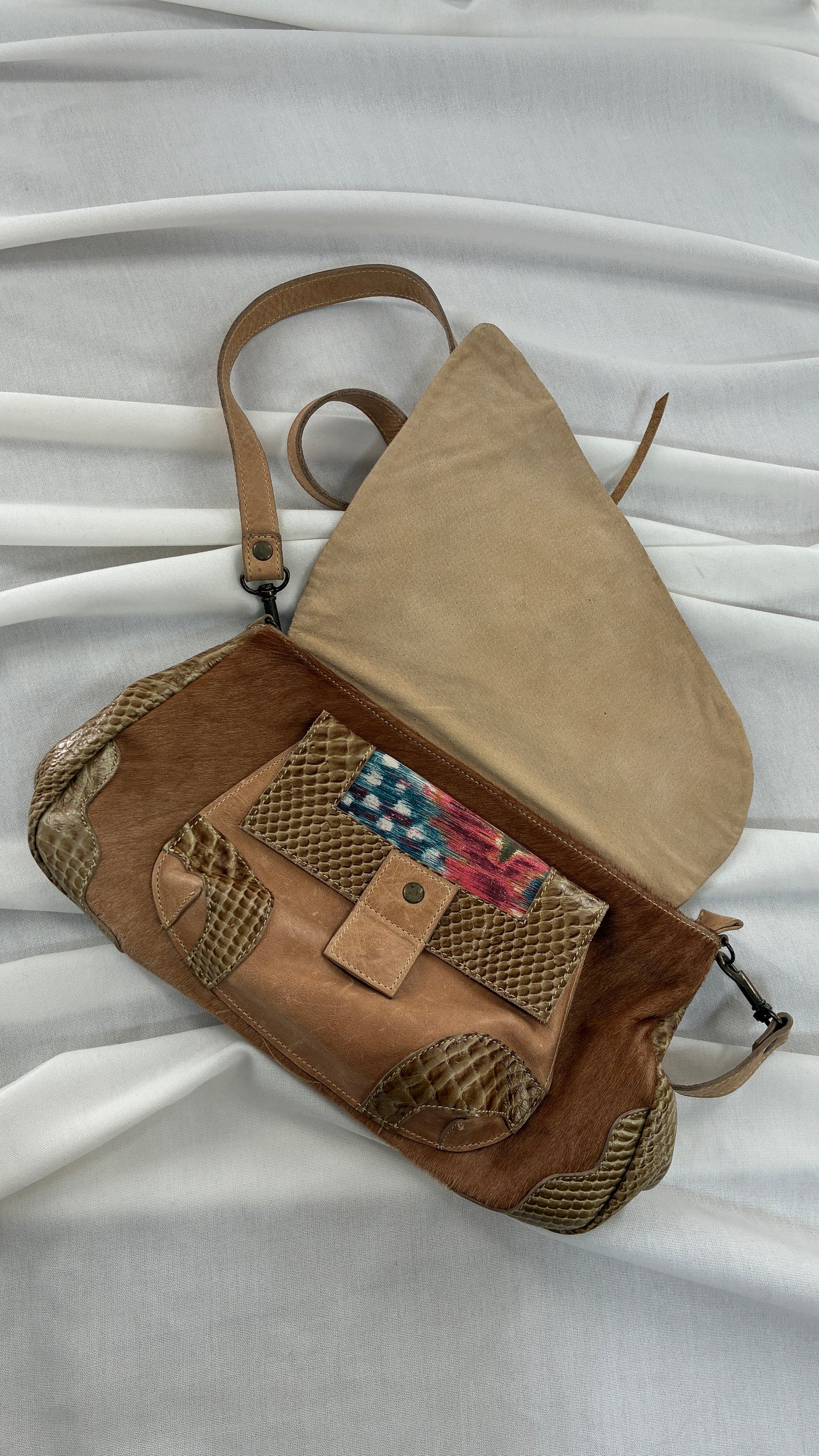 Vintage CLAUDIA ROLDANI Leather Rosette Purse Made in Colombia