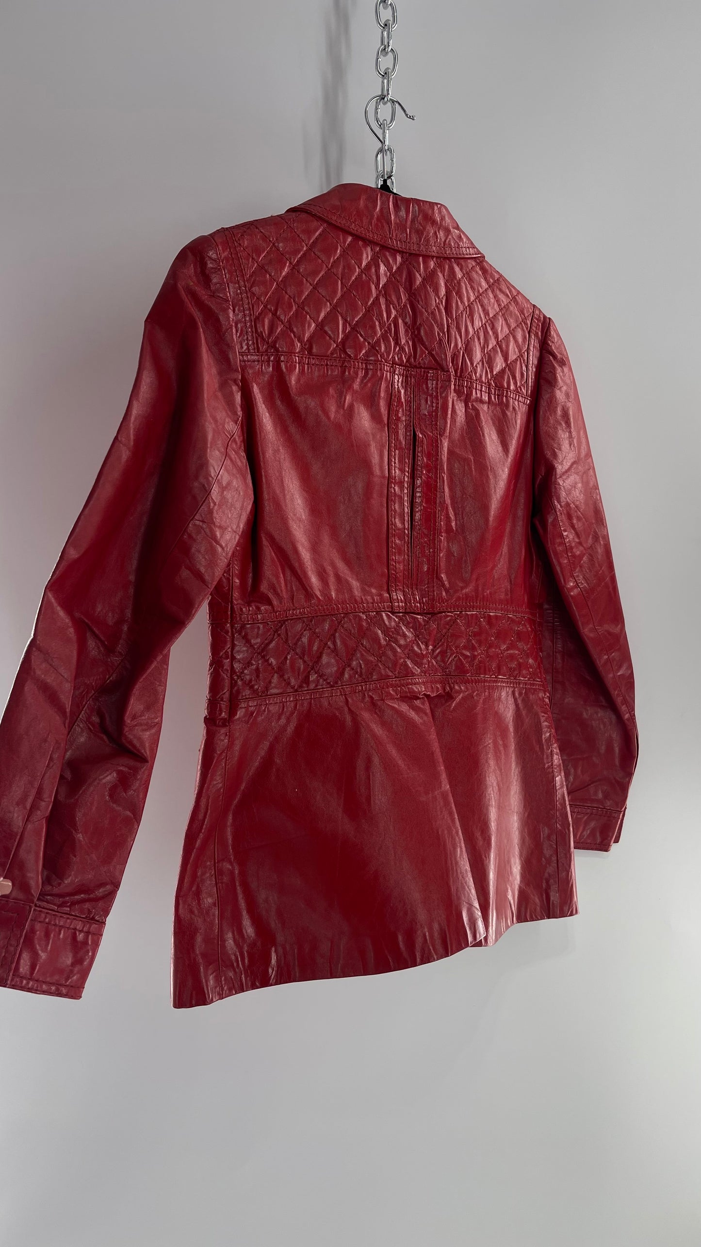 VINTAGE 1970s Ms Pioneer Red Leather Coat with Quilted Waistline (10)