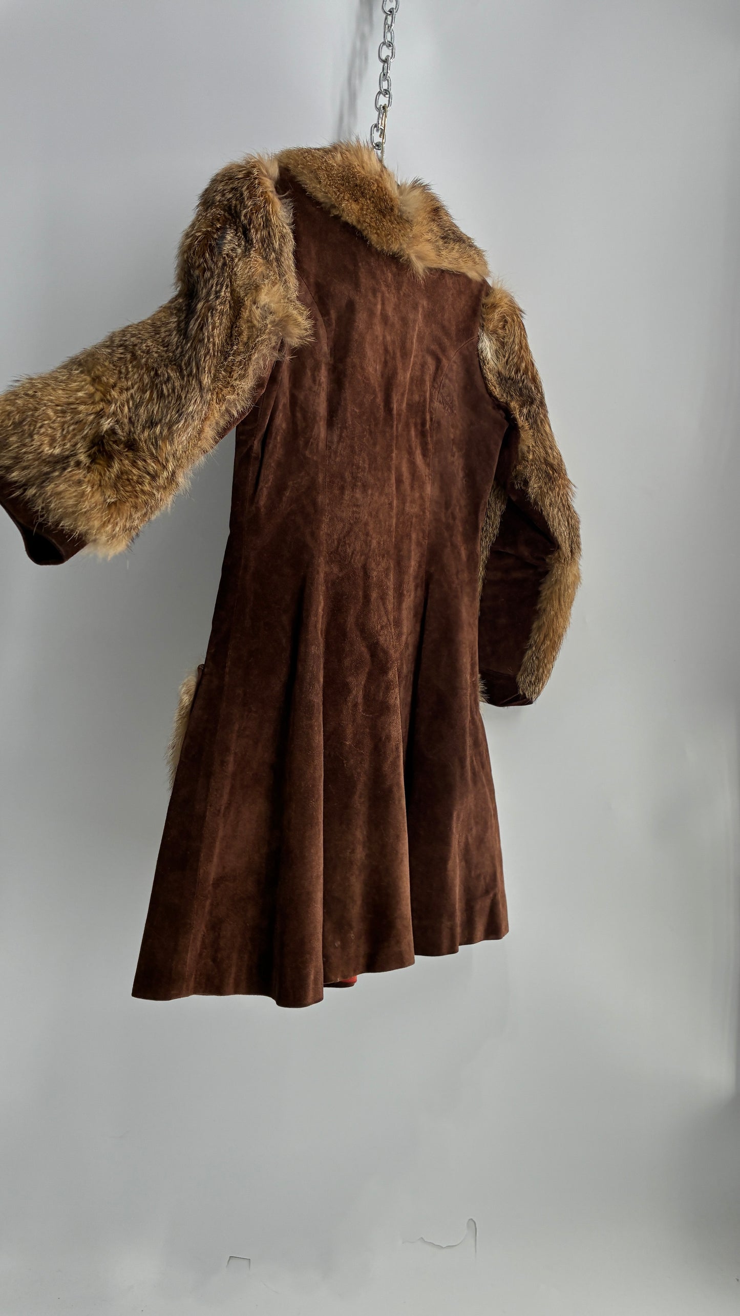 Vintage Cederland 1970s Genuine Suede Leather Coat with Fur Pockets, Sleeves, and Collar (44)