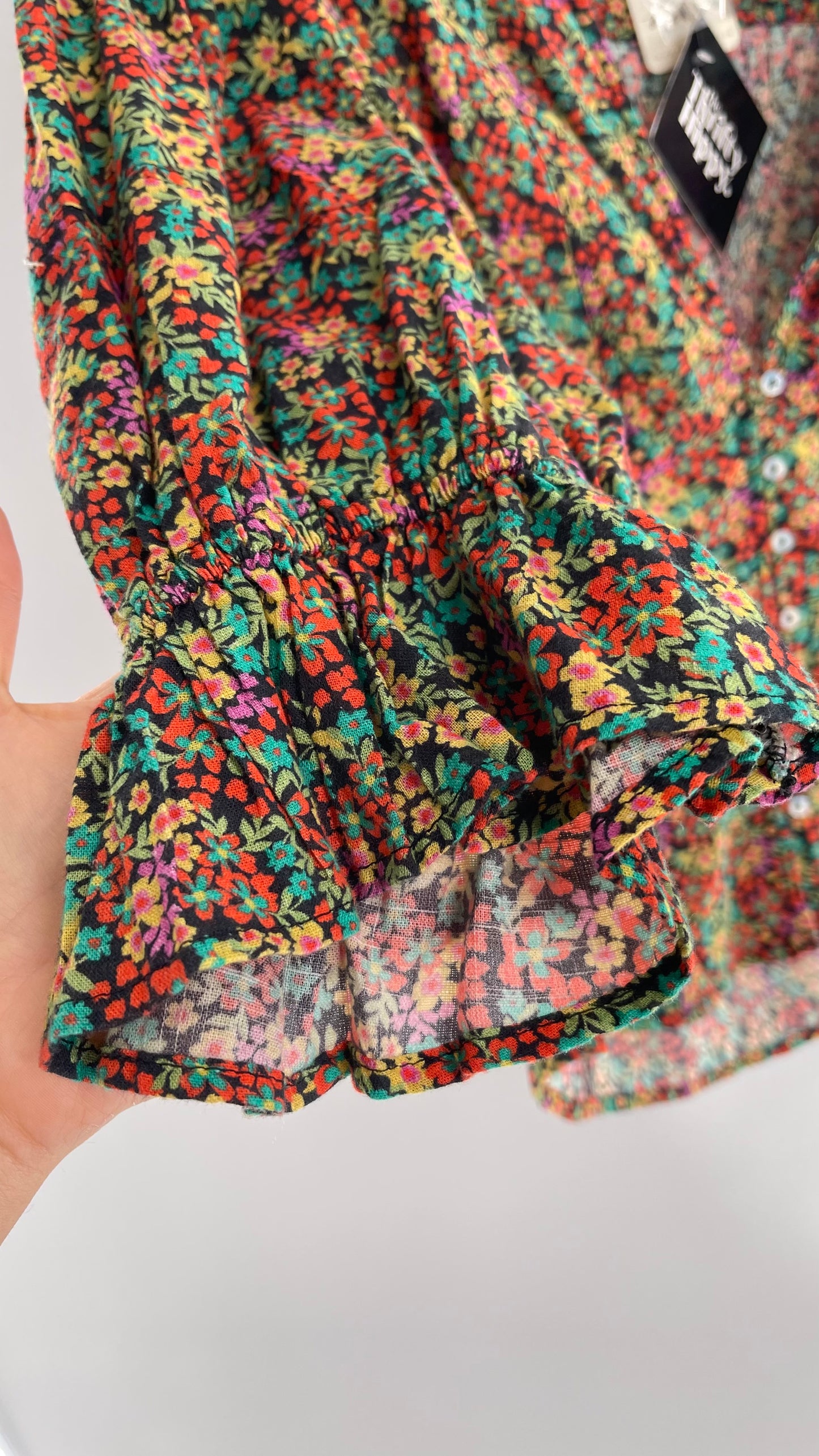 Free People 100% Cotton Colorful Florals Blouse with Deep V, Puff Sleeves, Button Front, and Tags Attached  (Small)