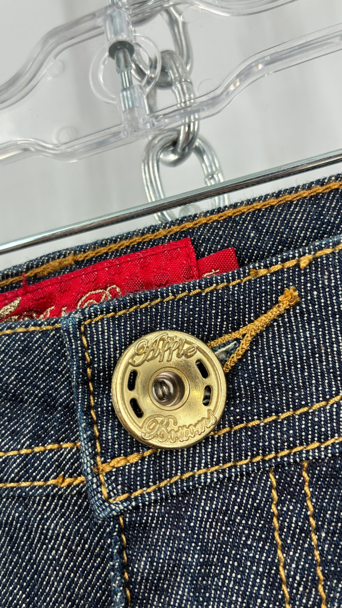 Deadstock Vintage Iconic APPLE BOTTOM JEANS with Apple Pockets and Embroidered Lettering (24)