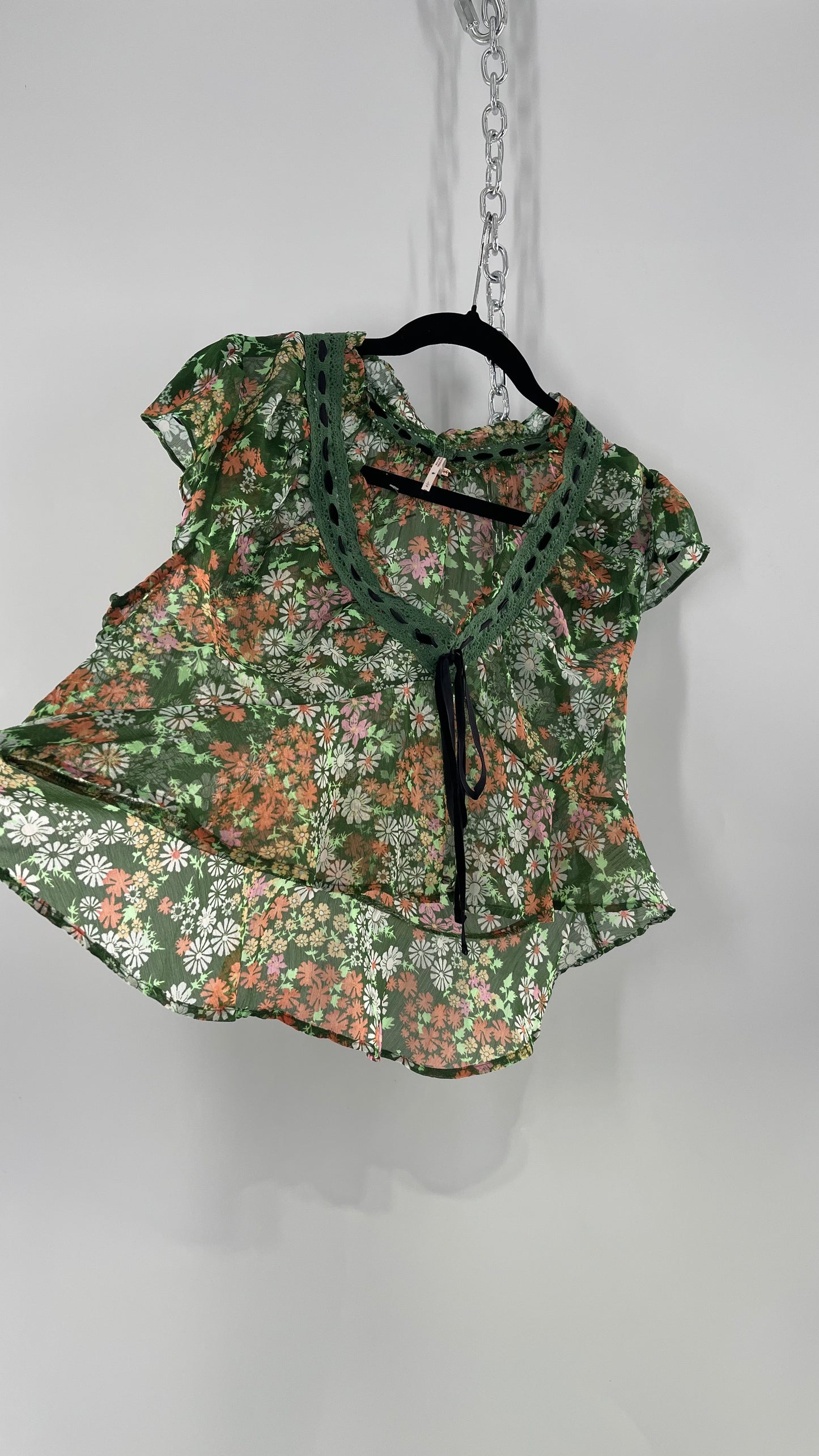 Free People Green Floral Blouse with Green Lace Neckline and Black Velvet Ribbon (Large)