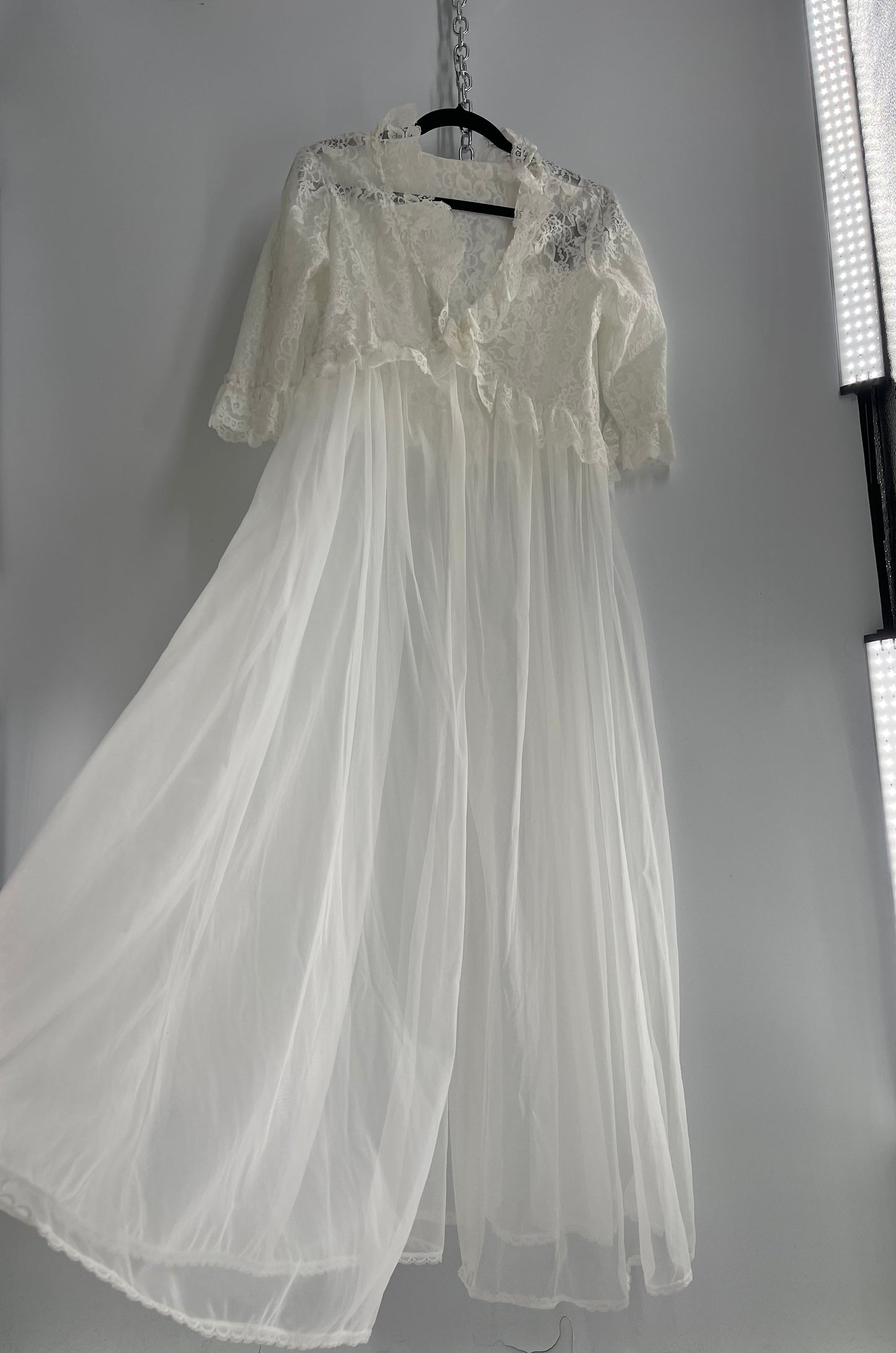 Vintage LISETTE 1960s White Lace Sheer Overdress (38)