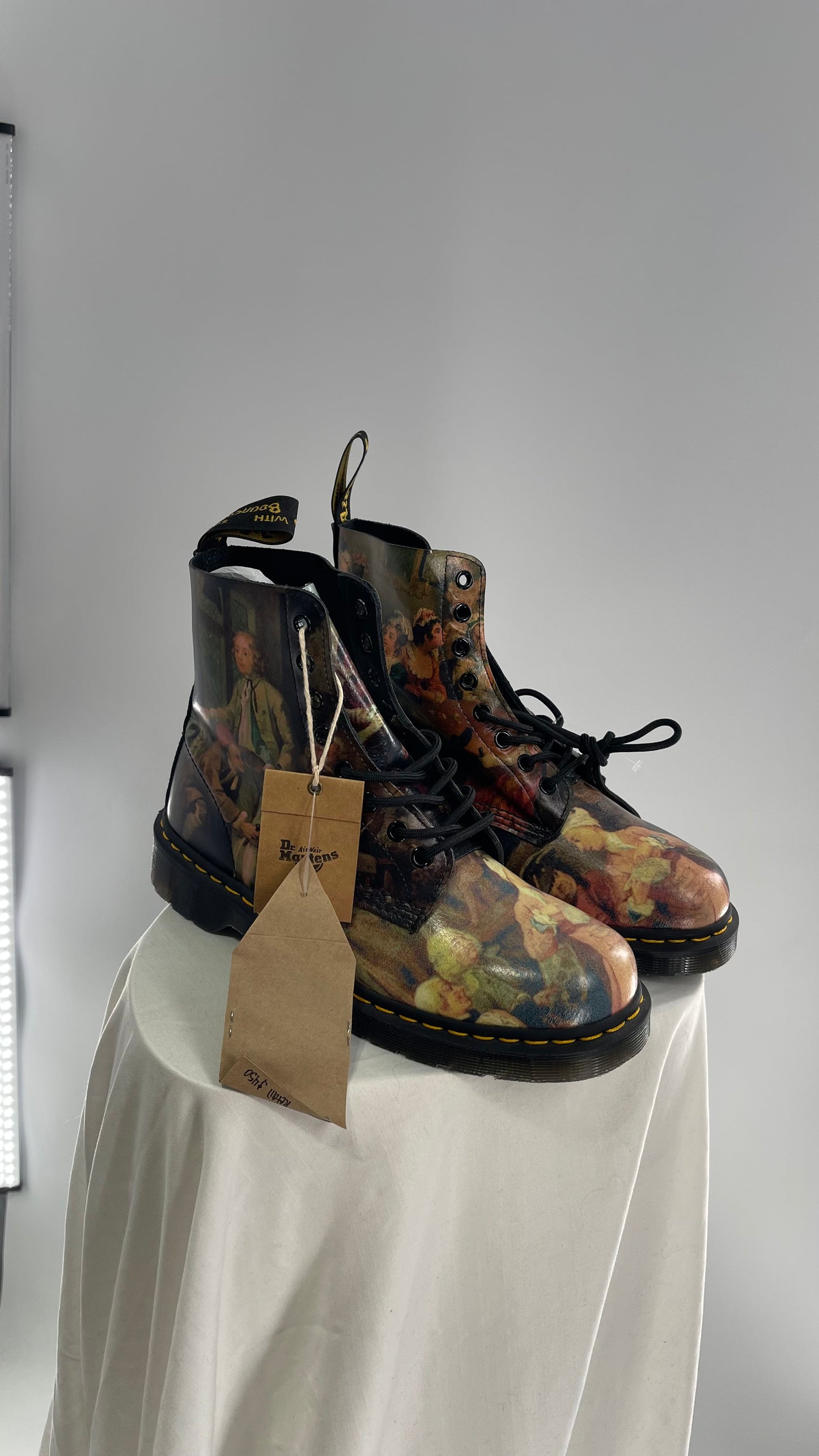 Dr Martens Men's William Hogarth Pascal 1460 Special Edition Art Museum Collection Boots. (8 M)