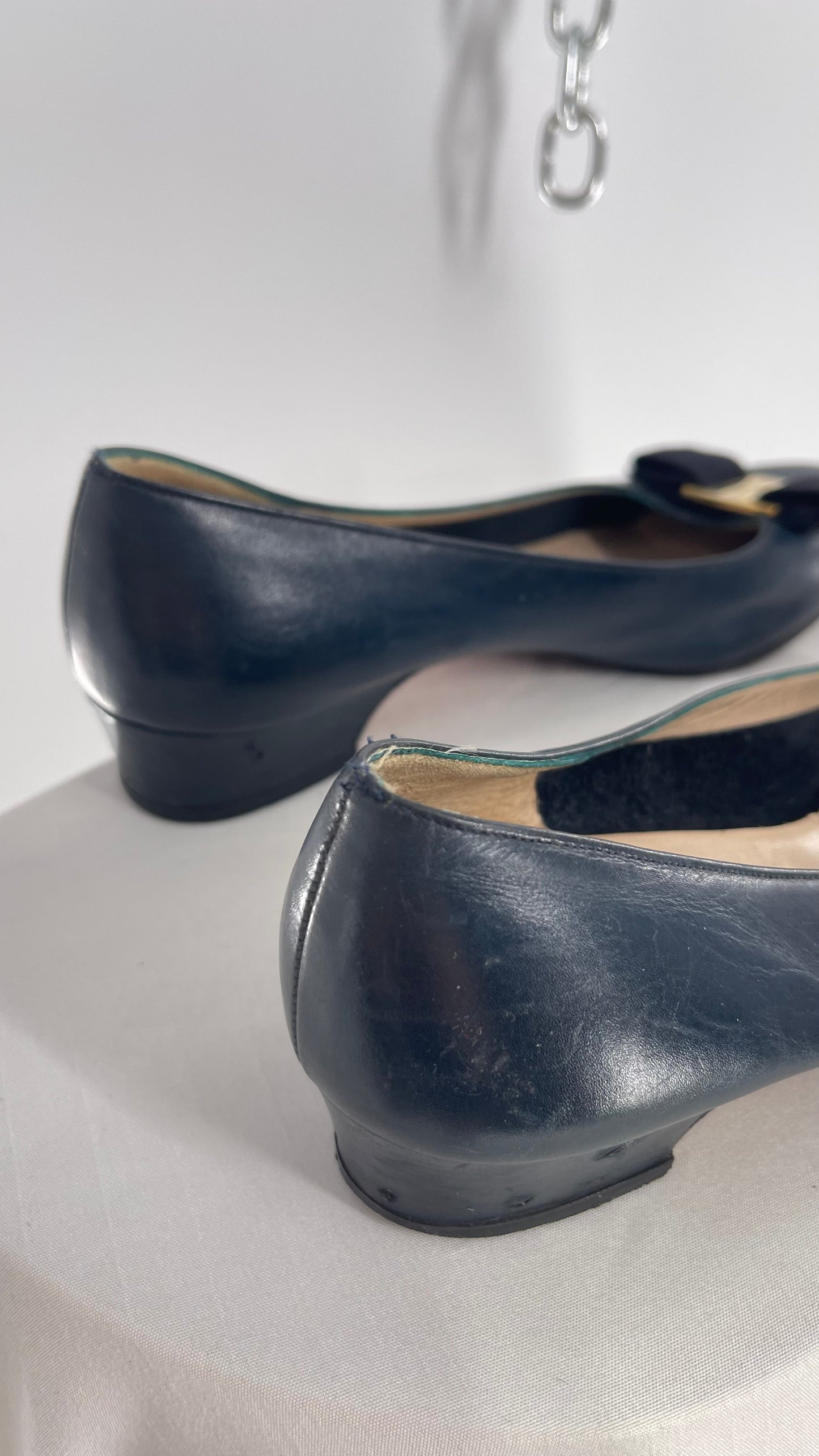 Salvatore Ferregamo Vara Navy Leather Kitten Heel (6.5)