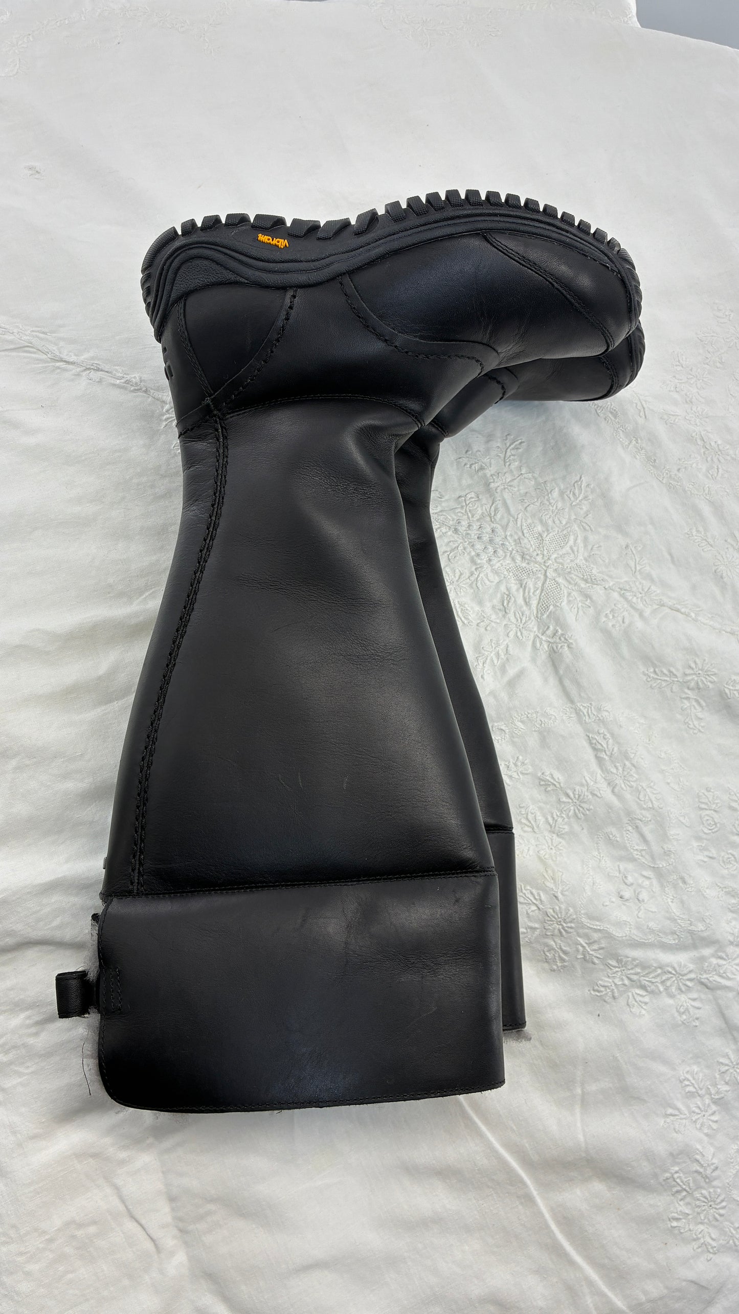 Vintage UGG Miko Thick Industrial Leather Chunky Boot (8)