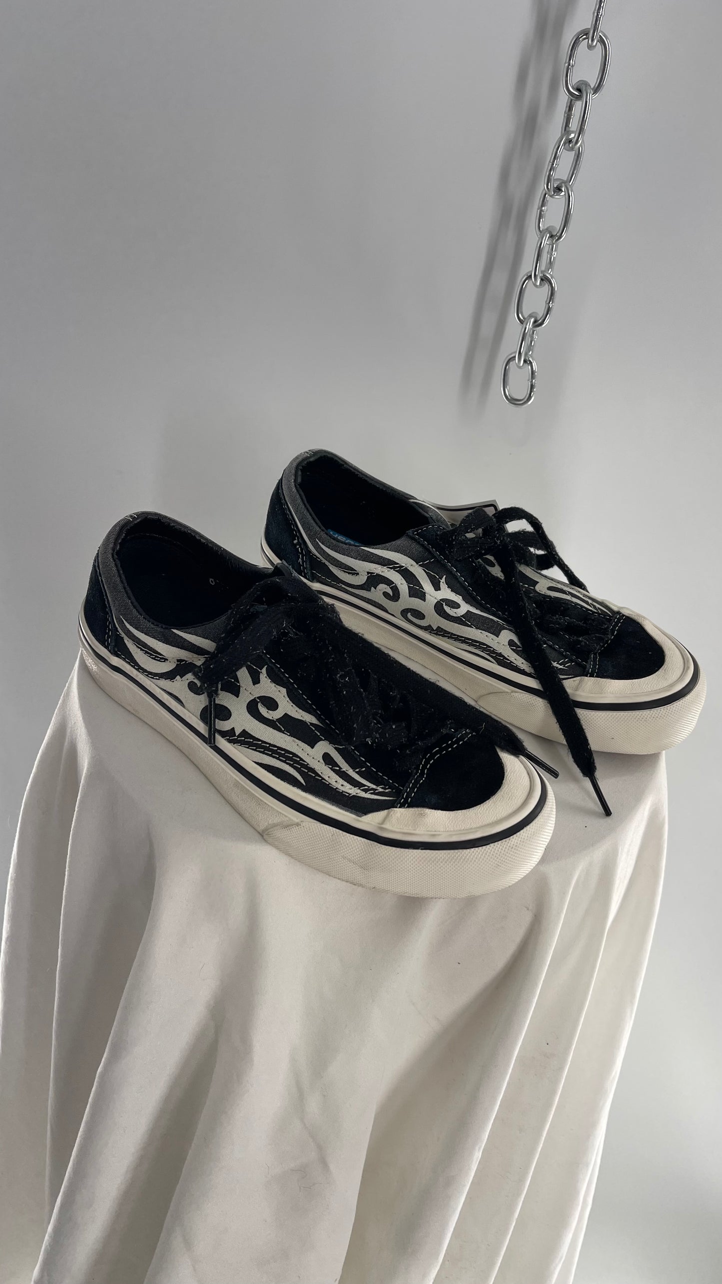 Vintage Distressed 36SF TRIBAL Flame Motif Black/White Original Vans (L6.5)