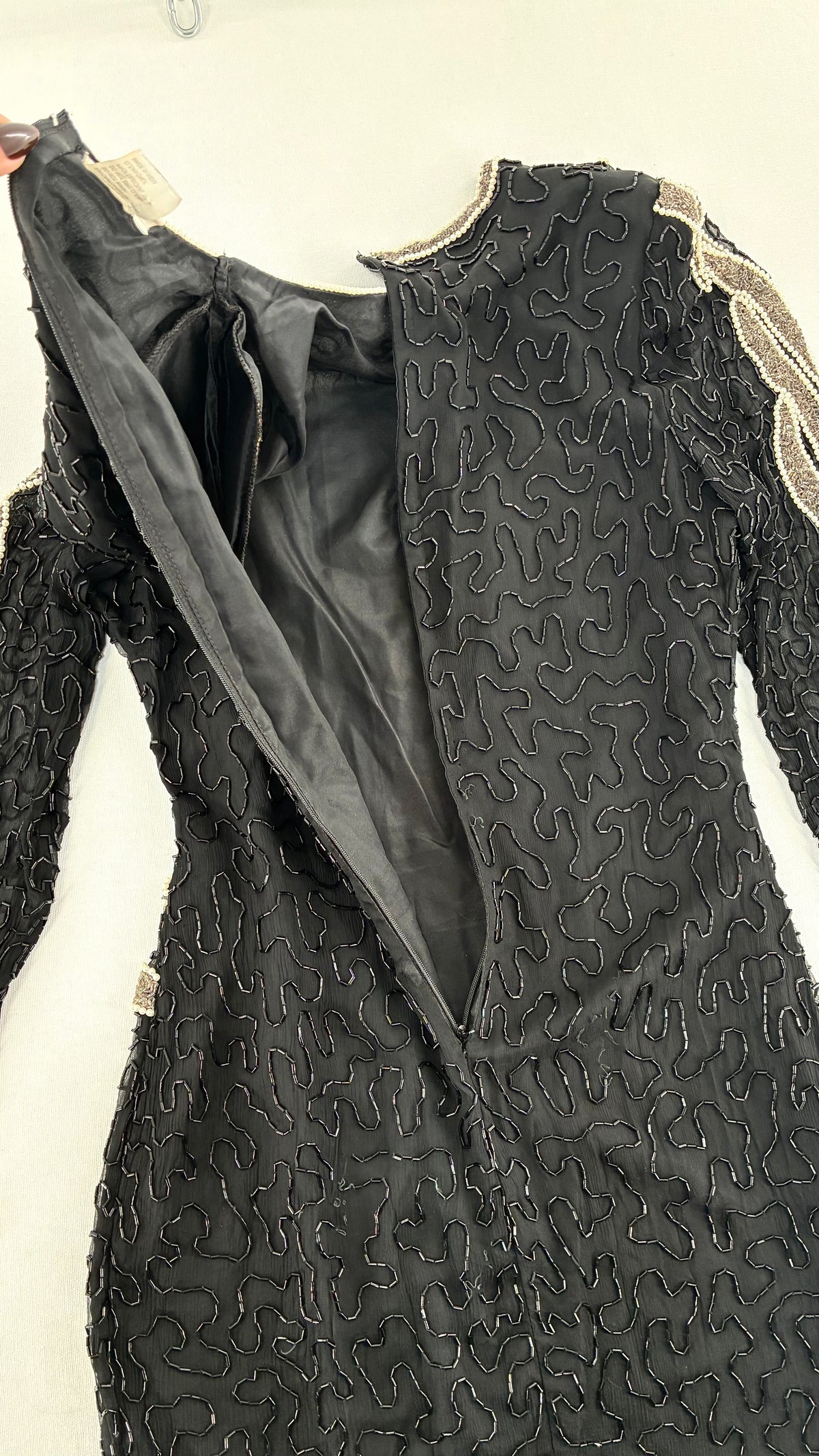 Vintage SILKY NITES BY CHERISH 100% Natural Silk Beaded Black Dress with Contrasting White Design (Medium)