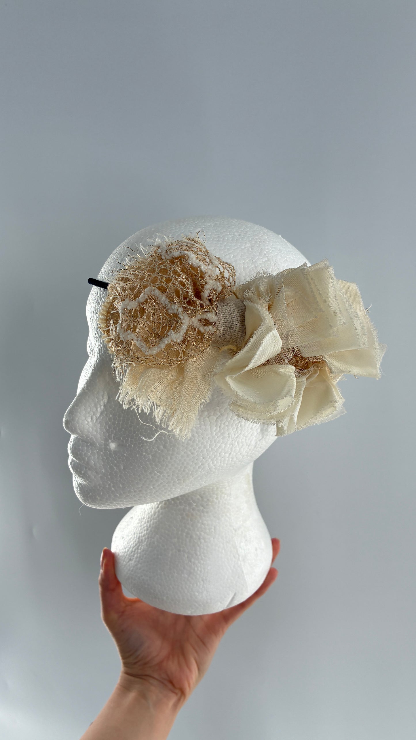 Vintage FARMER Handmade Discrete Headband with Oversized Beige Gold Bow Appliqué
