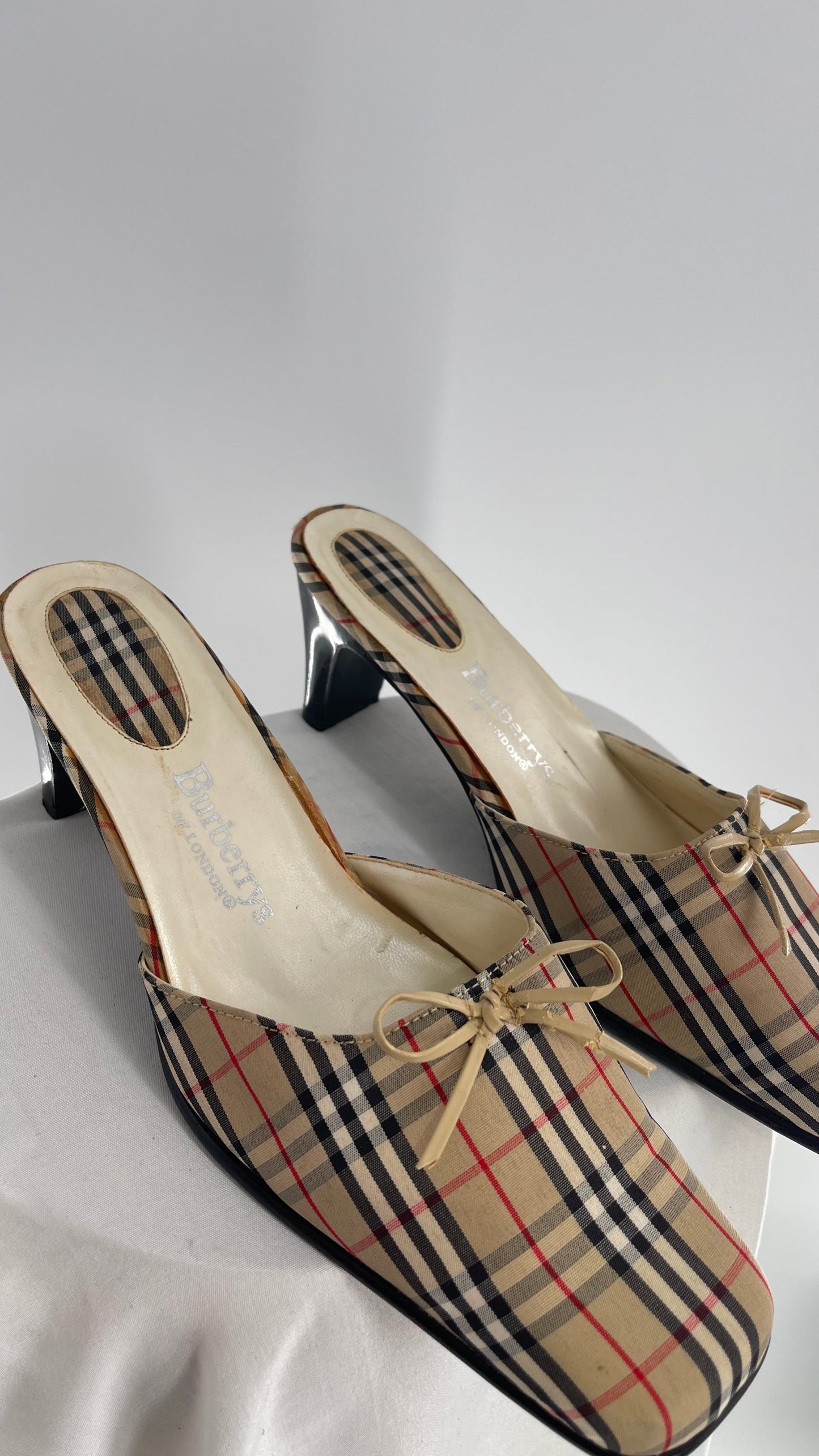 Vintage Rare Burberry Plaid Patterned Kitten Heel (10)