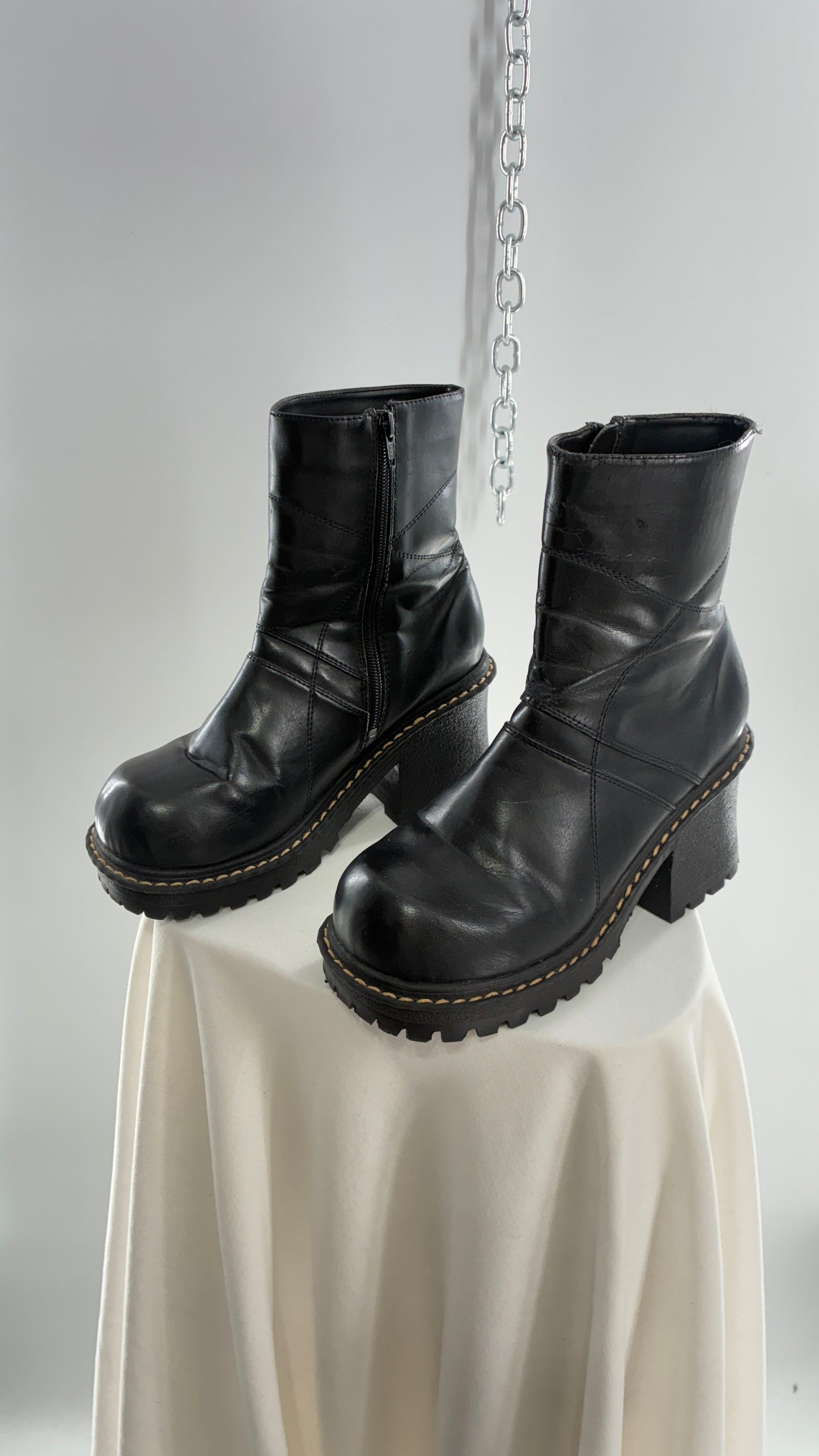 Vintage ROUTE 66 Black Chunky Heel Round Toe Boot  (8.5)