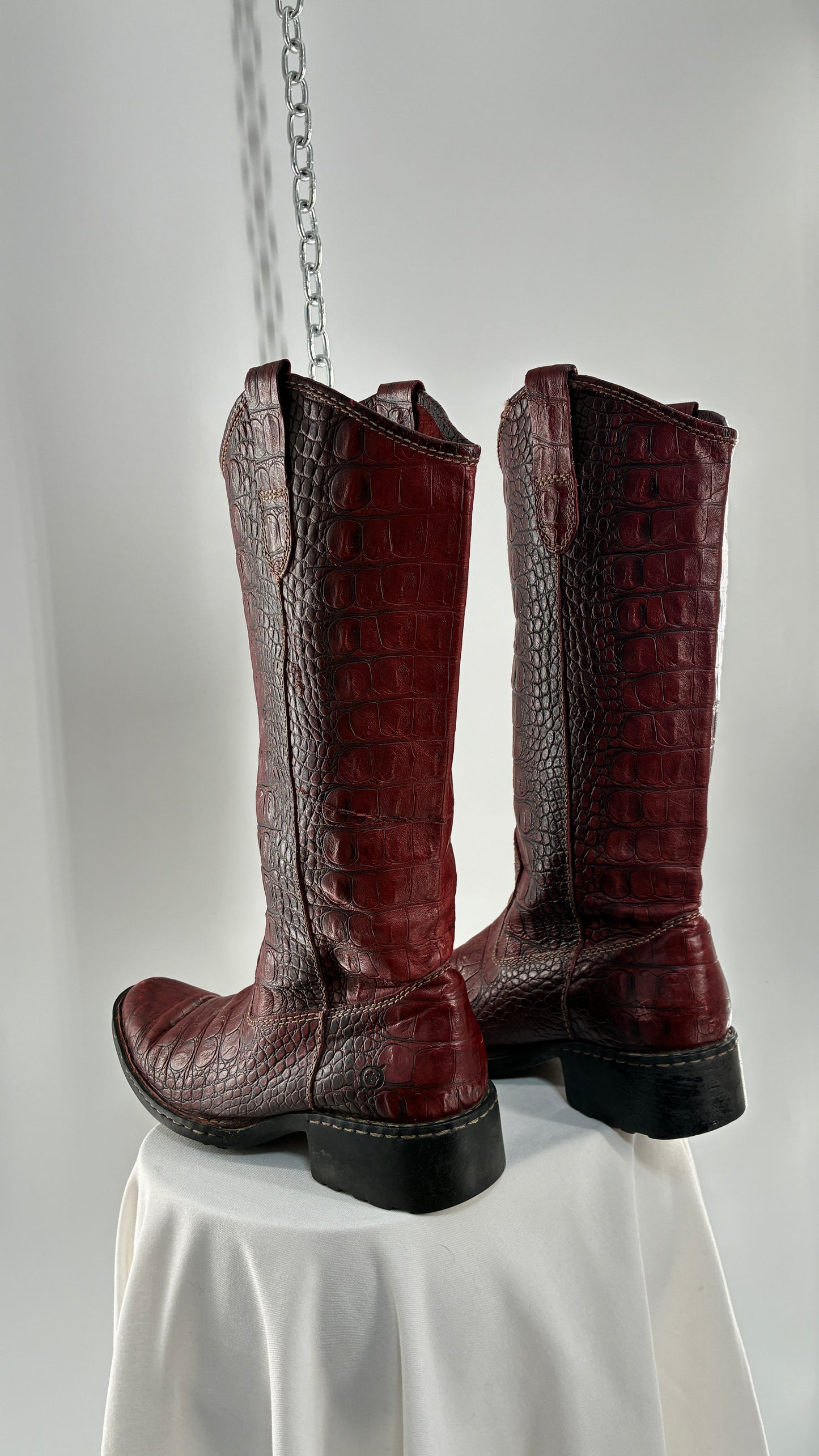 Vintage BORN Red Genuine Leather Crocodile Embossed Pointed Toe Boots (8.5)