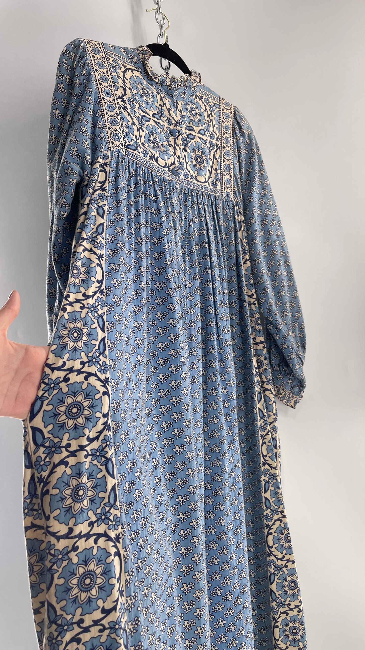 Vintage 1970s Ramona Rull 100% Cotton Powder Blue Mixed Quilted Pattern Gown with Pockets (Large)