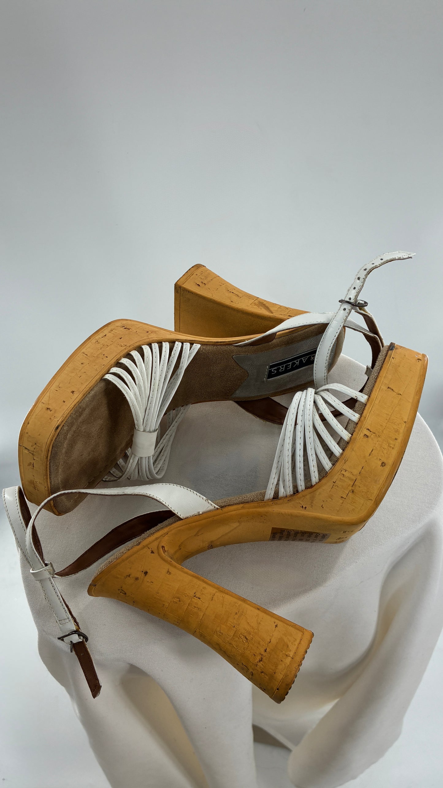 Vintage 1990s Baker Square Toe Block Heel White Platform Sandal Heel (8)