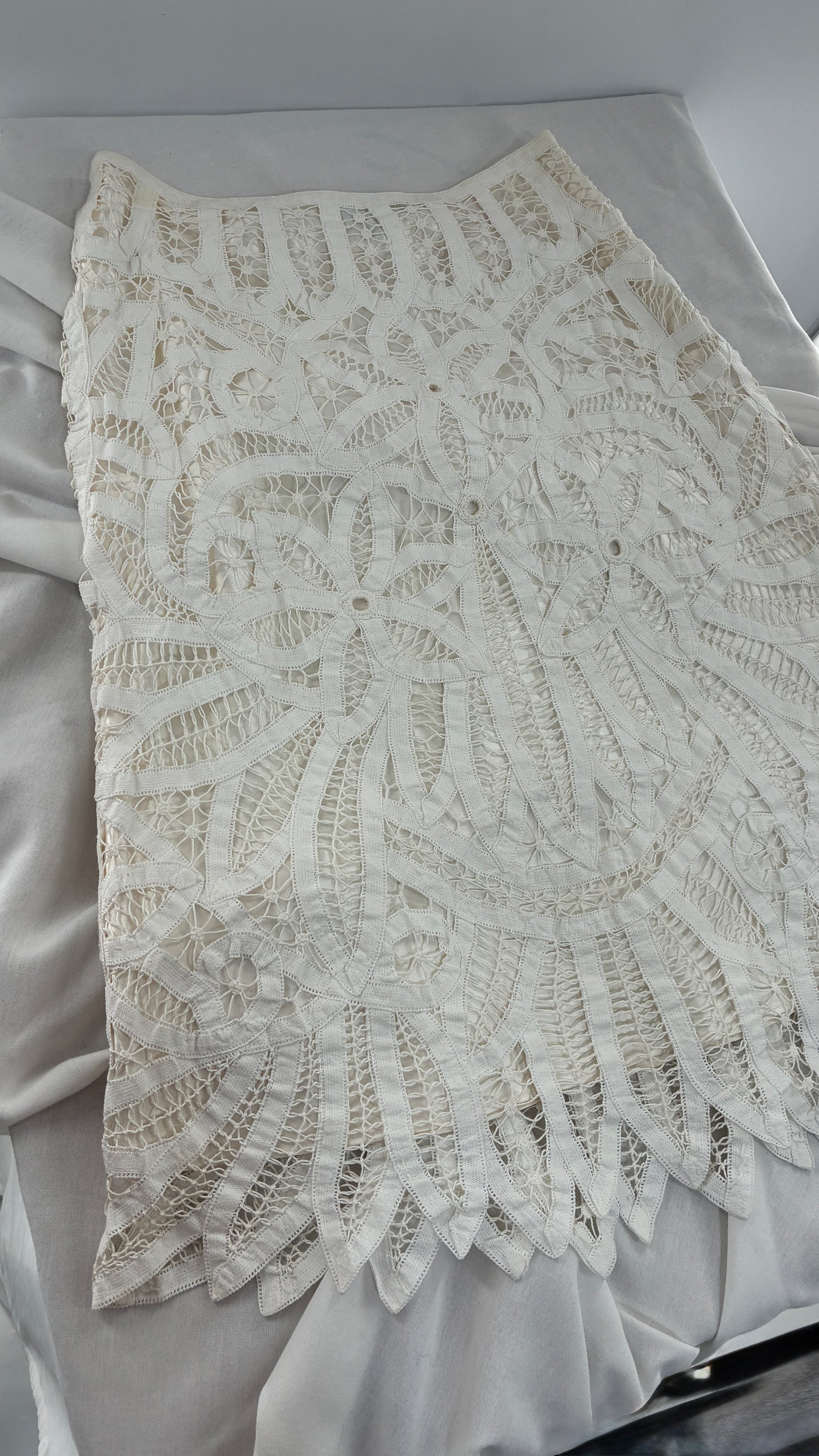 Vintage LAFAYETTE 148 NEW YORK 100% Cotton White Lace Skirt with 100% Silk Underlay (6)