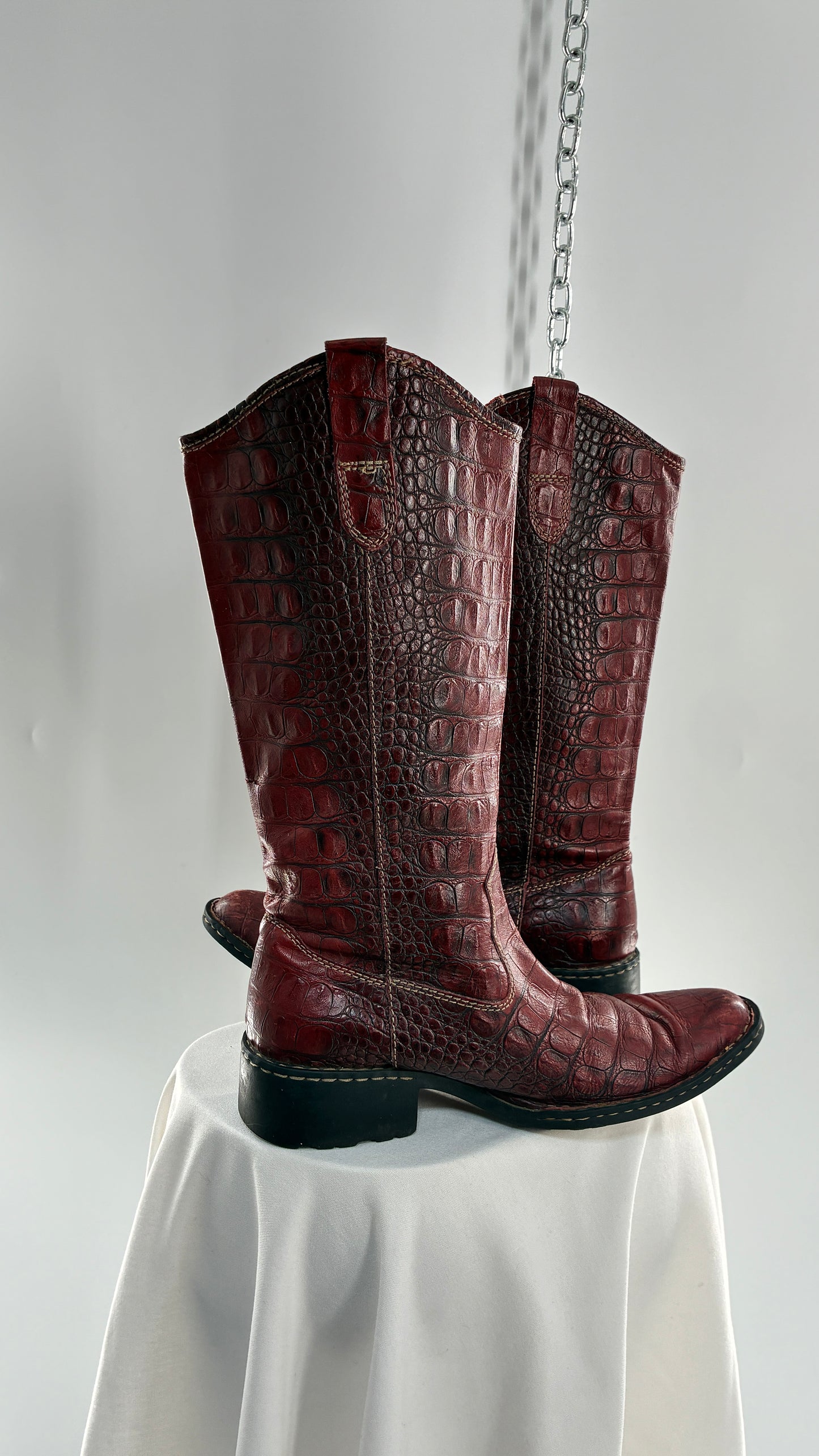 Vintage BORN Red Genuine Leather Crocodile Embossed Pointed Toe Boots (8.5)
