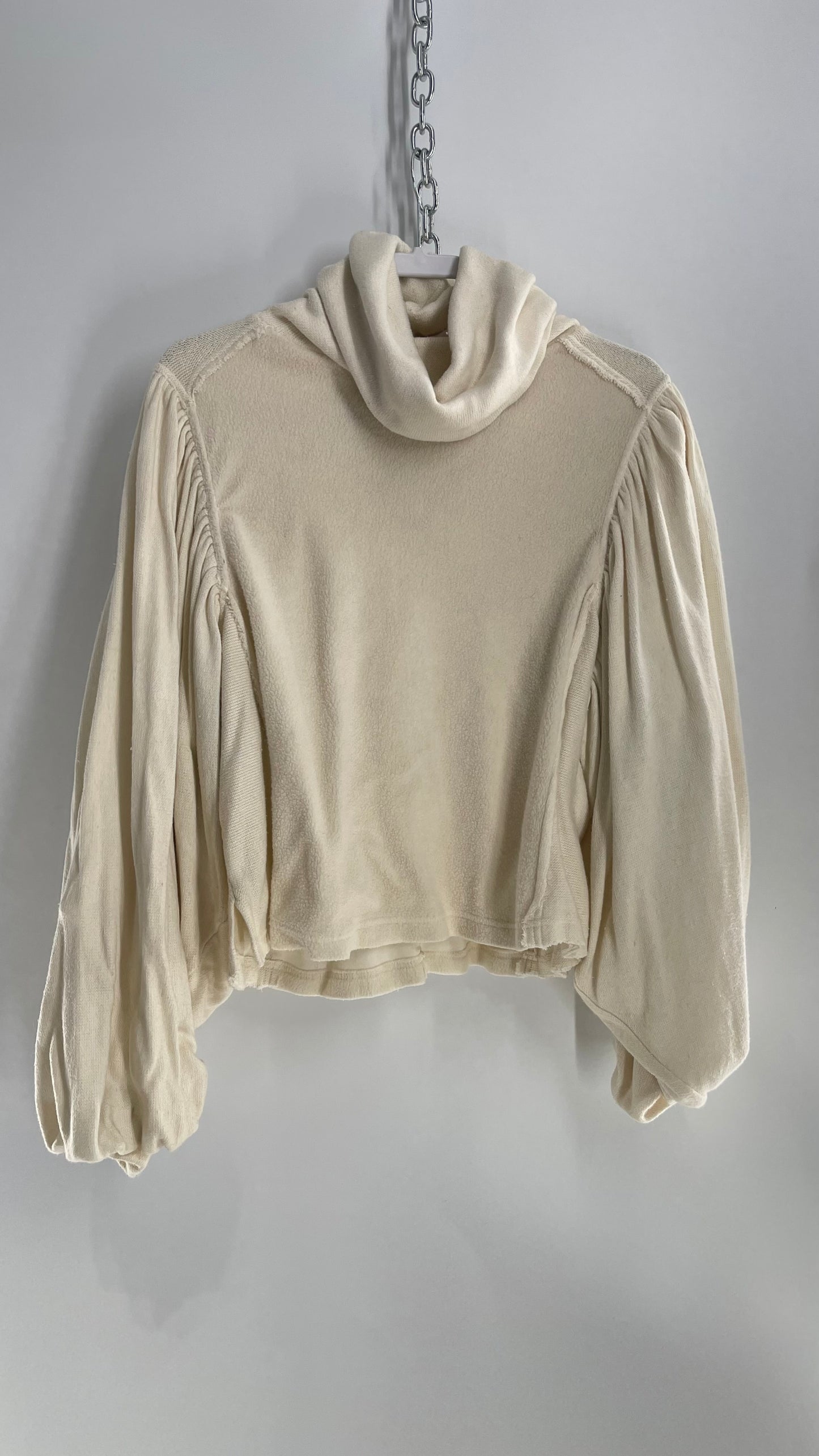 Free People Ivory Turtle Neck with Oversized Sleeves and Tags Attached (Small)