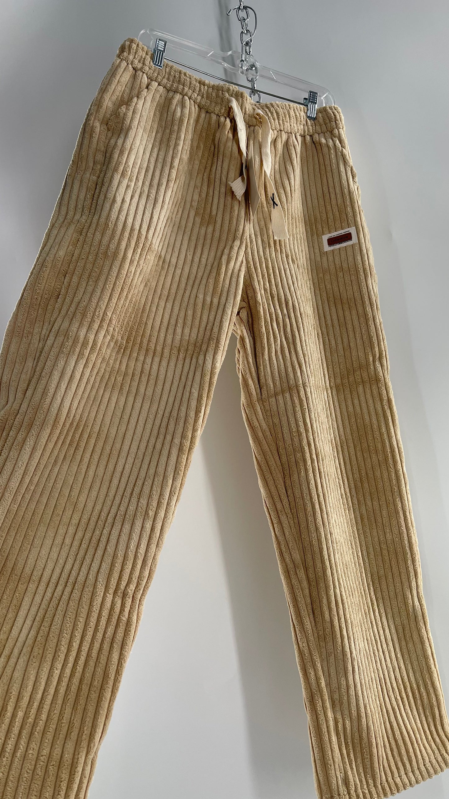 Tan Thick Corduroy Wide Legs with Tags Attached (Large)