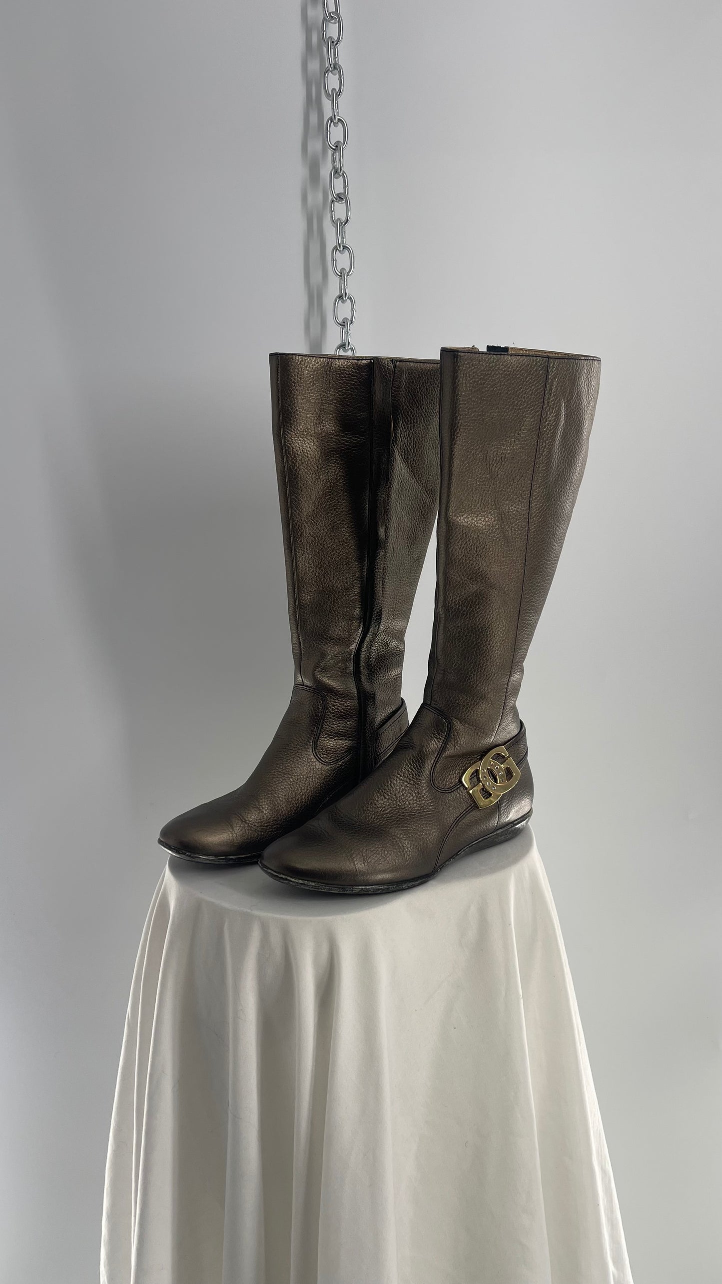 Vintage GUESS Metallic Bronze/Pewter Silver Leather Boots with Logo Buckle (36)